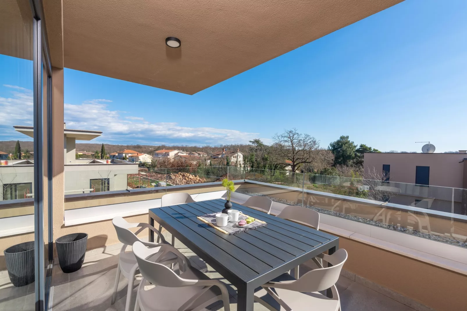 Quercus village penthouse 11 with bubble bath