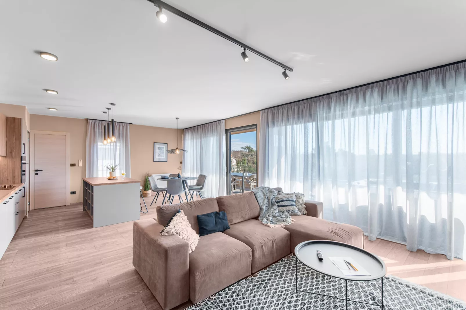 Quercus village penthouse 11 with bubble bath