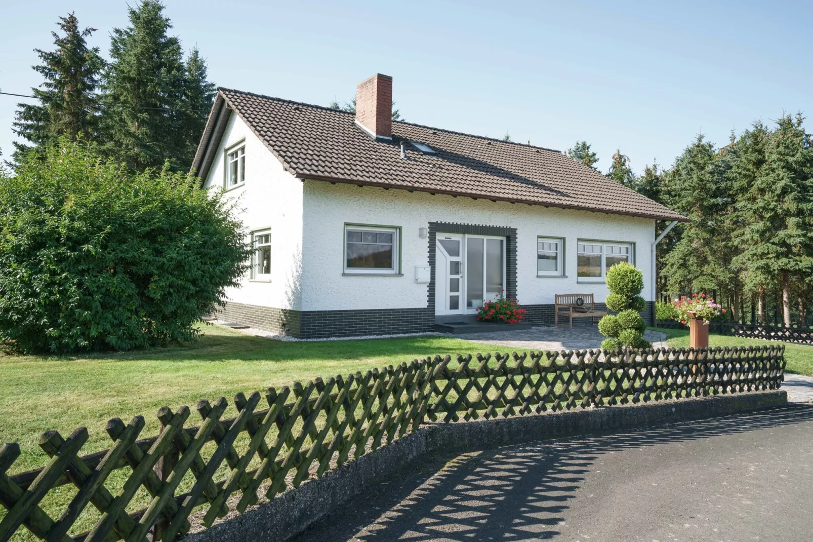 Ferienhaus zum Wäldchen-Buitenkant zomer