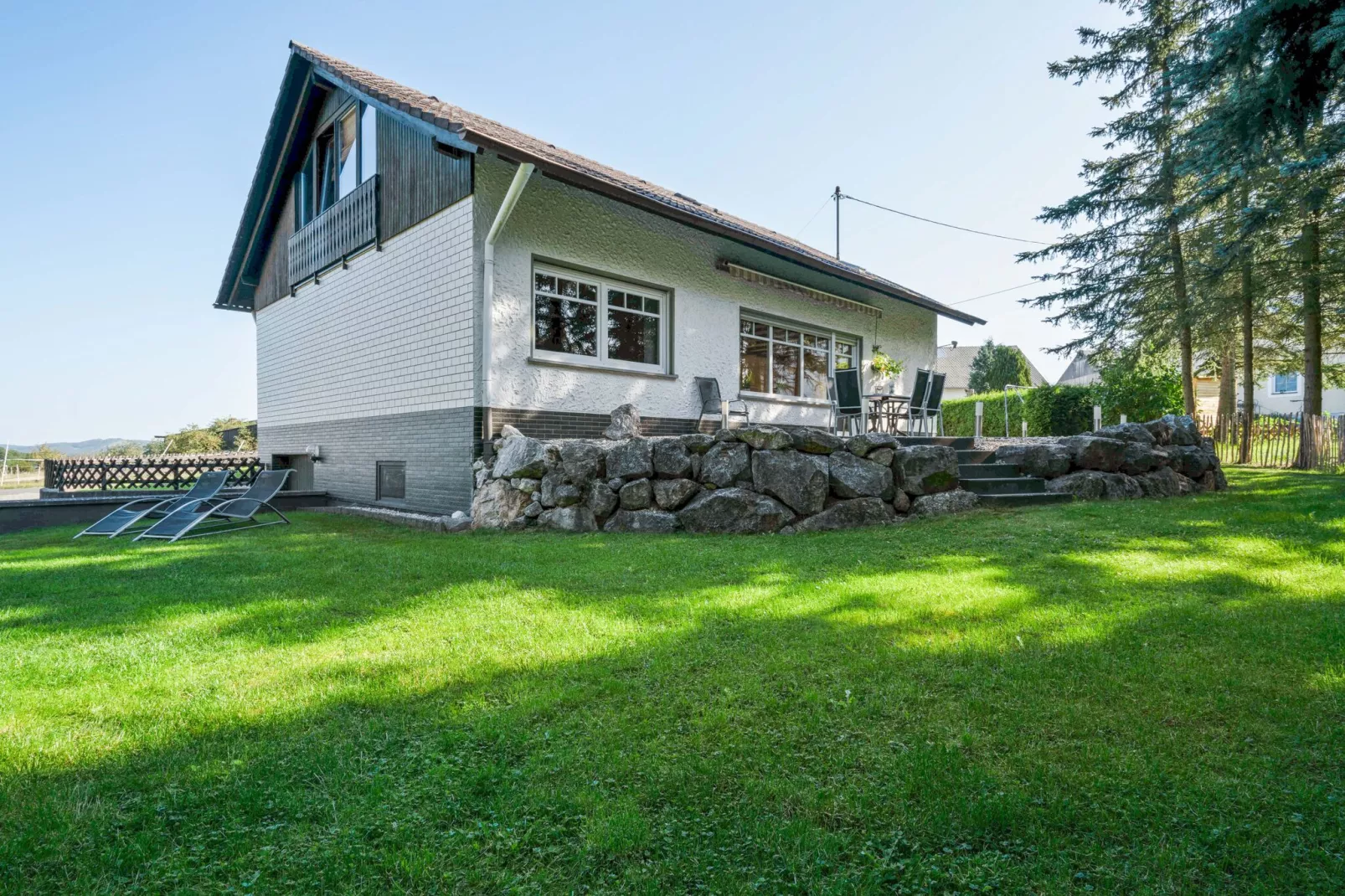 Ferienhaus zum Wäldchen-Buitenkant zomer