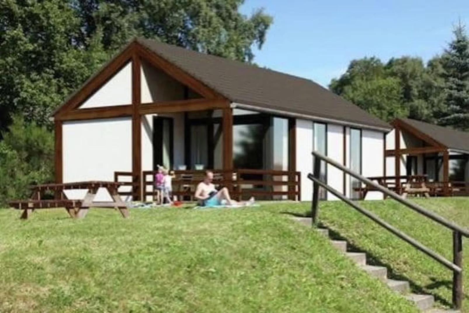 Eifelpark Kronenburger See 5-Buitenkant zomer