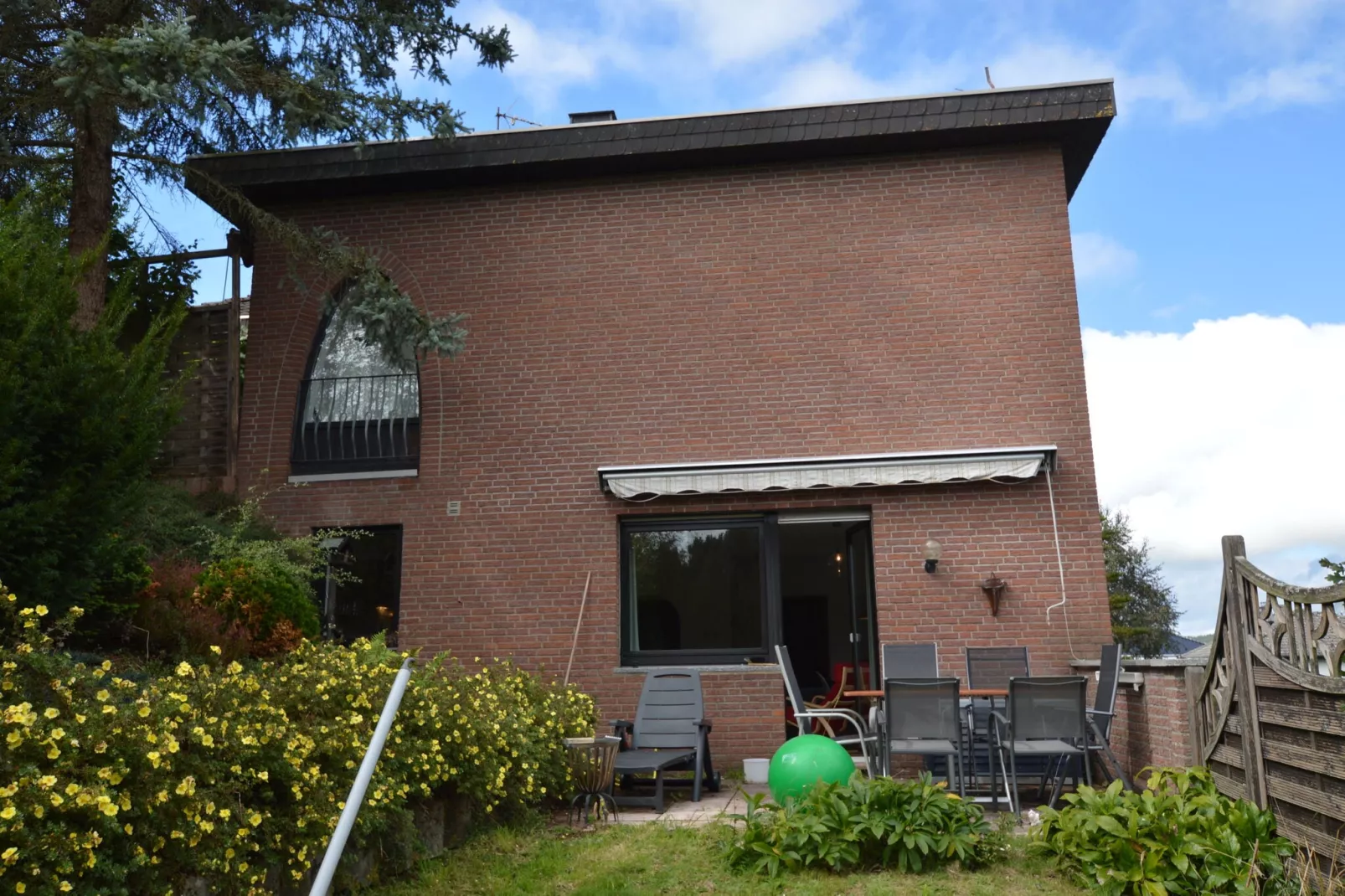 Ferienwohnung Waldblick-Buitenkant zomer