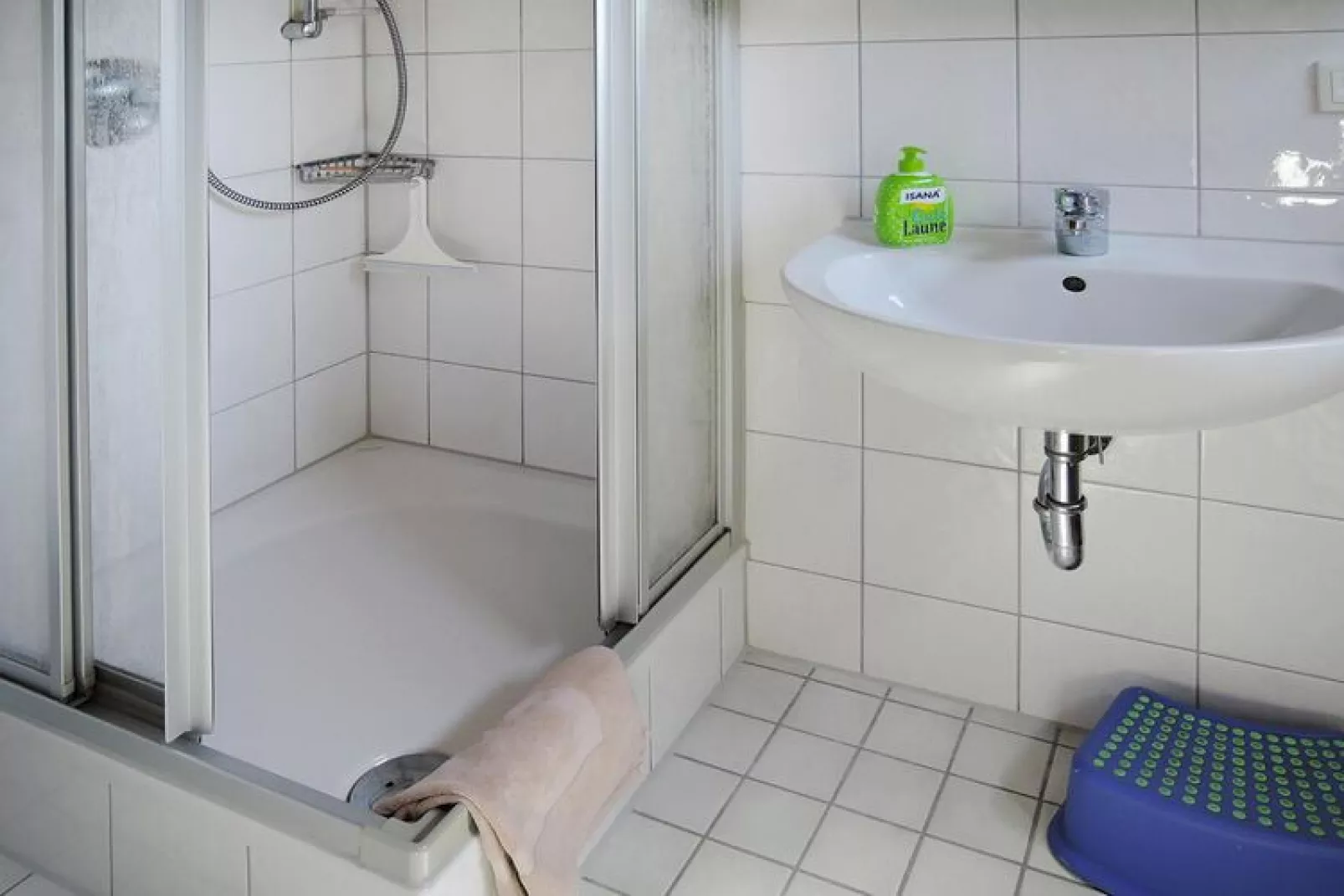 Nurdachhaus/ Typ 2 Winnetou 68 qm-Badkamer