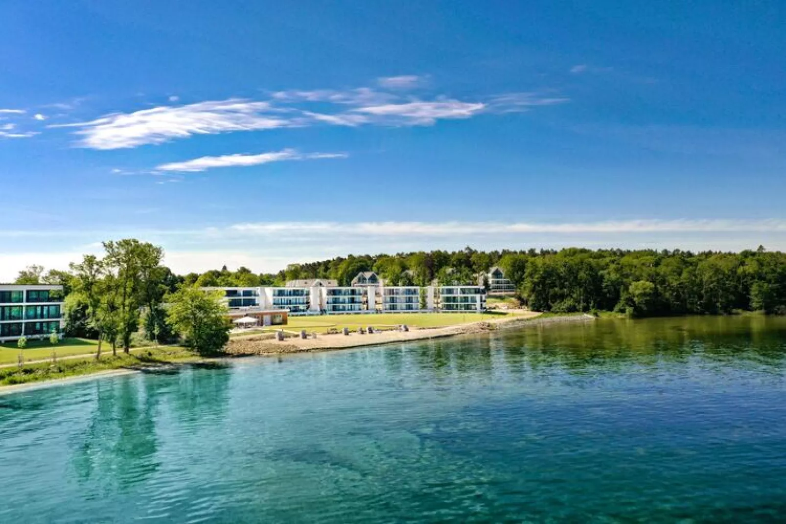 Apartments im MAREMÜRITZ Yachthafen Resort & Spa / Mare Grand Maisonette Suite 2 Personen-Buitenkant zomer