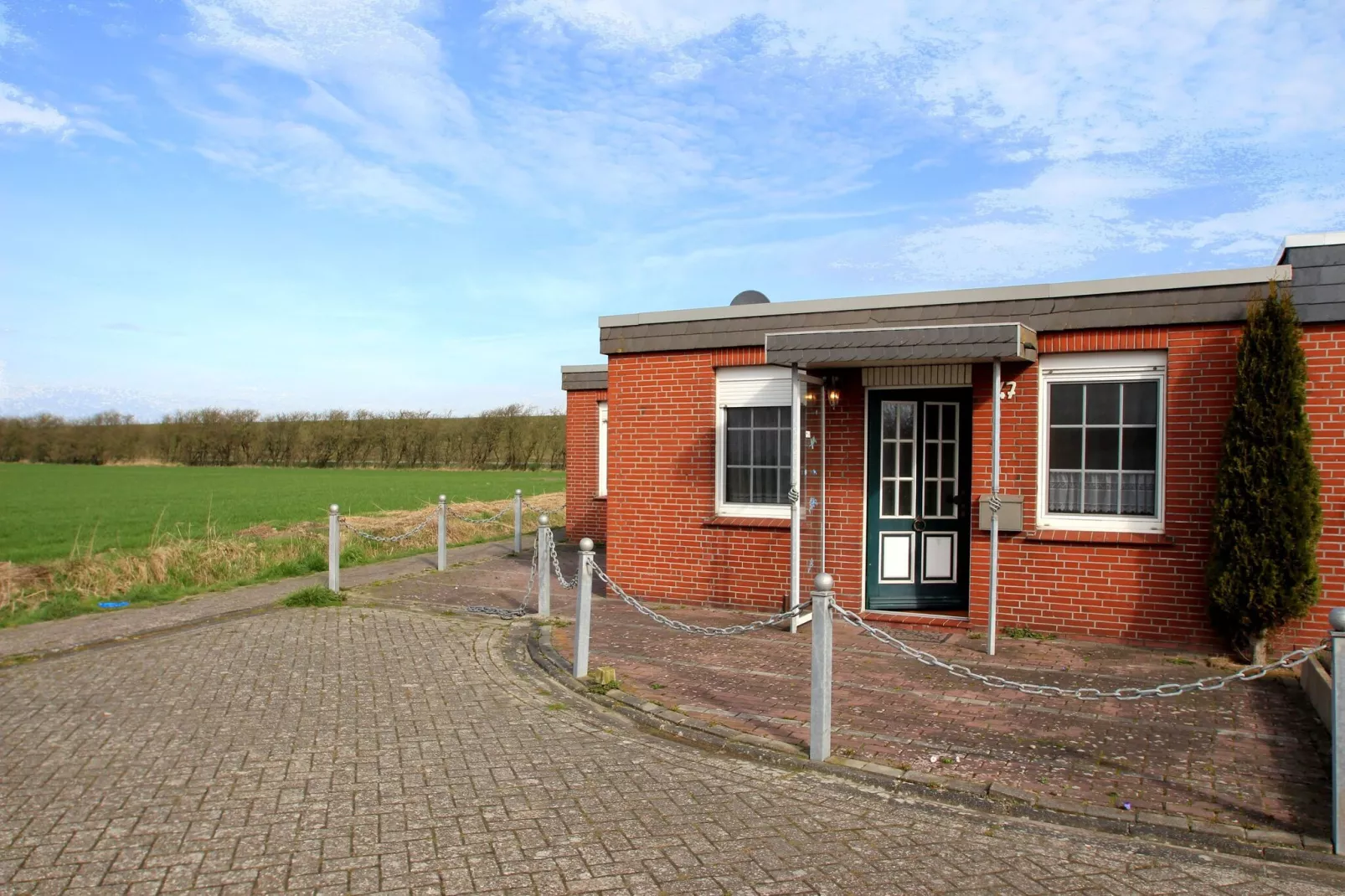 Bungalow mit großer Terrasse in Dornumersiel