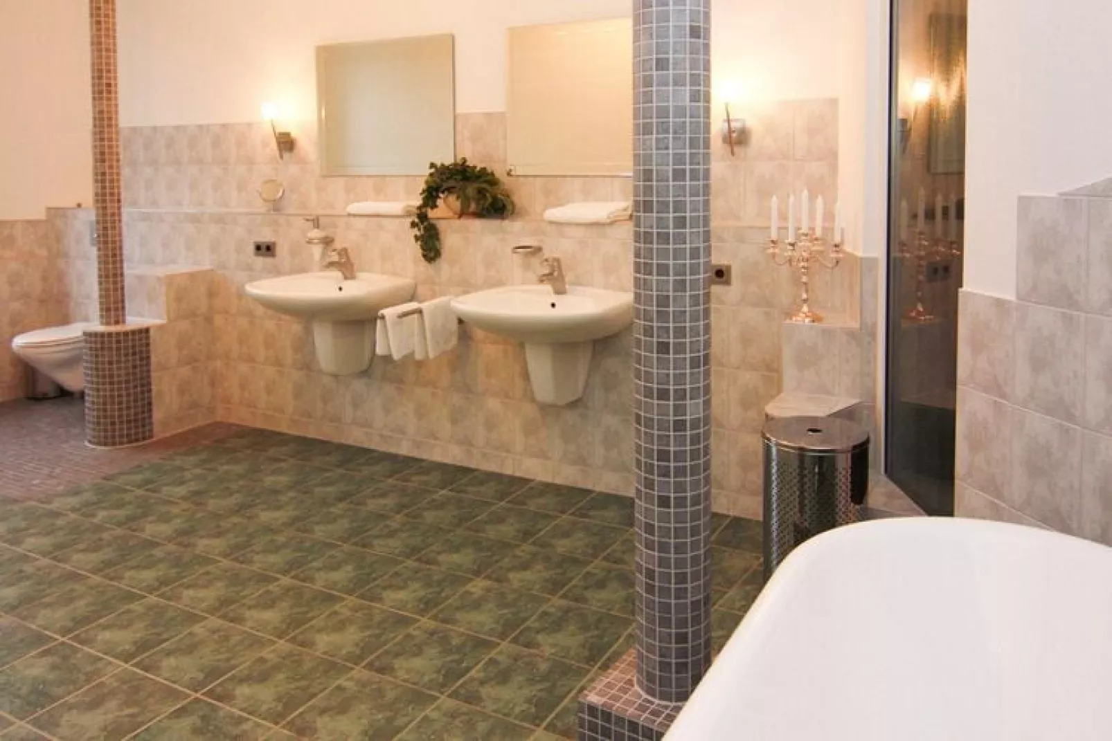 Apartments im Schloss Tressow, Bobitz-Wohnung 4-Badkamer