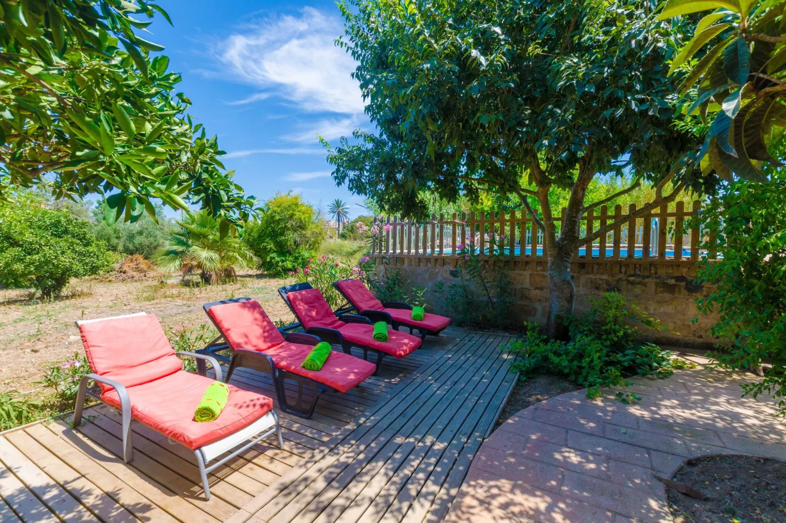 Hort de Can Bou-Buitenkant zomer