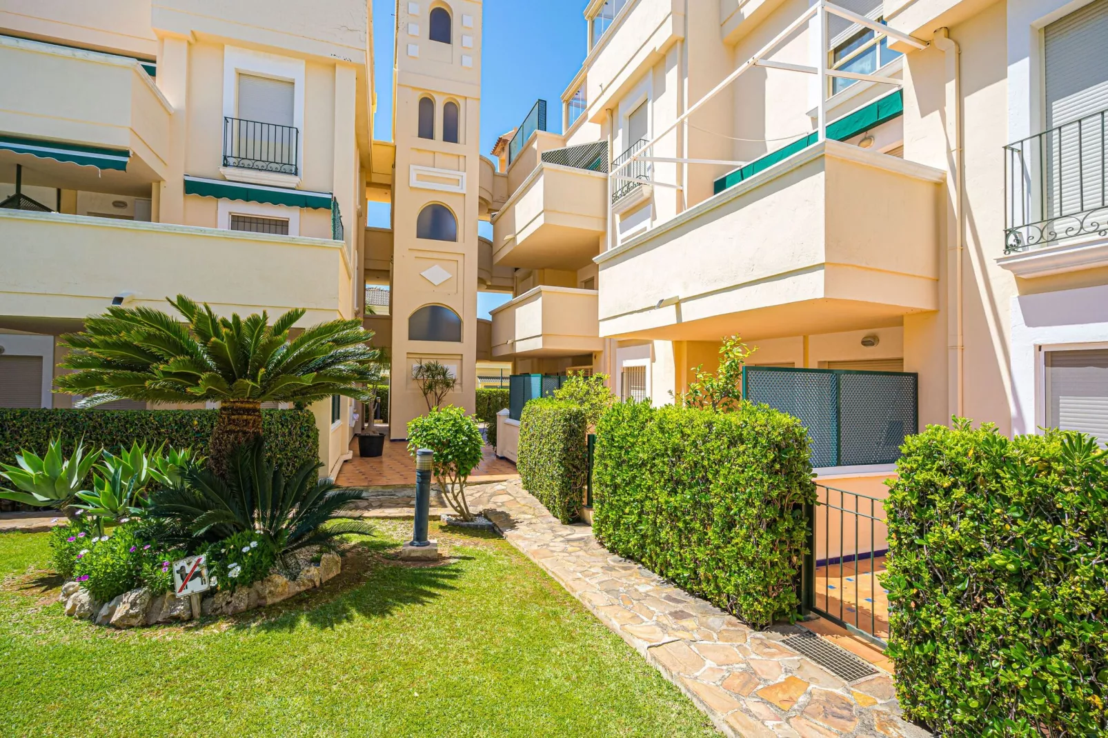 Apartamento en Denia-Buitenkant zomer