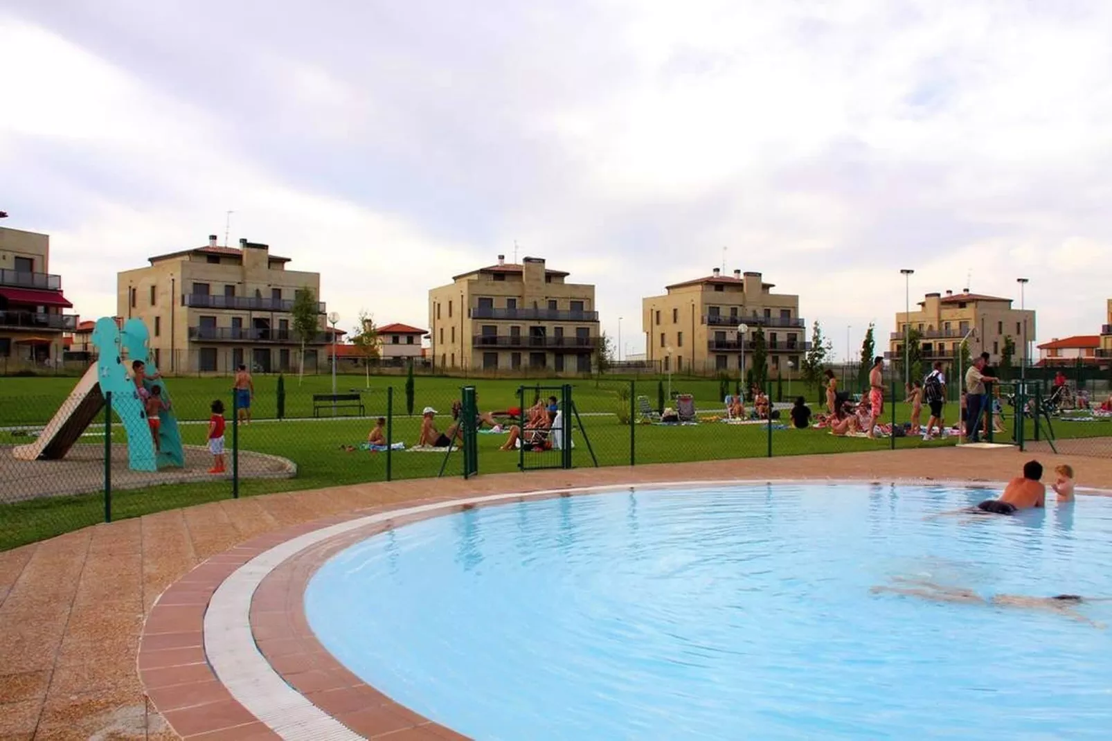 Cirueña Campo de Golf-Zwembad