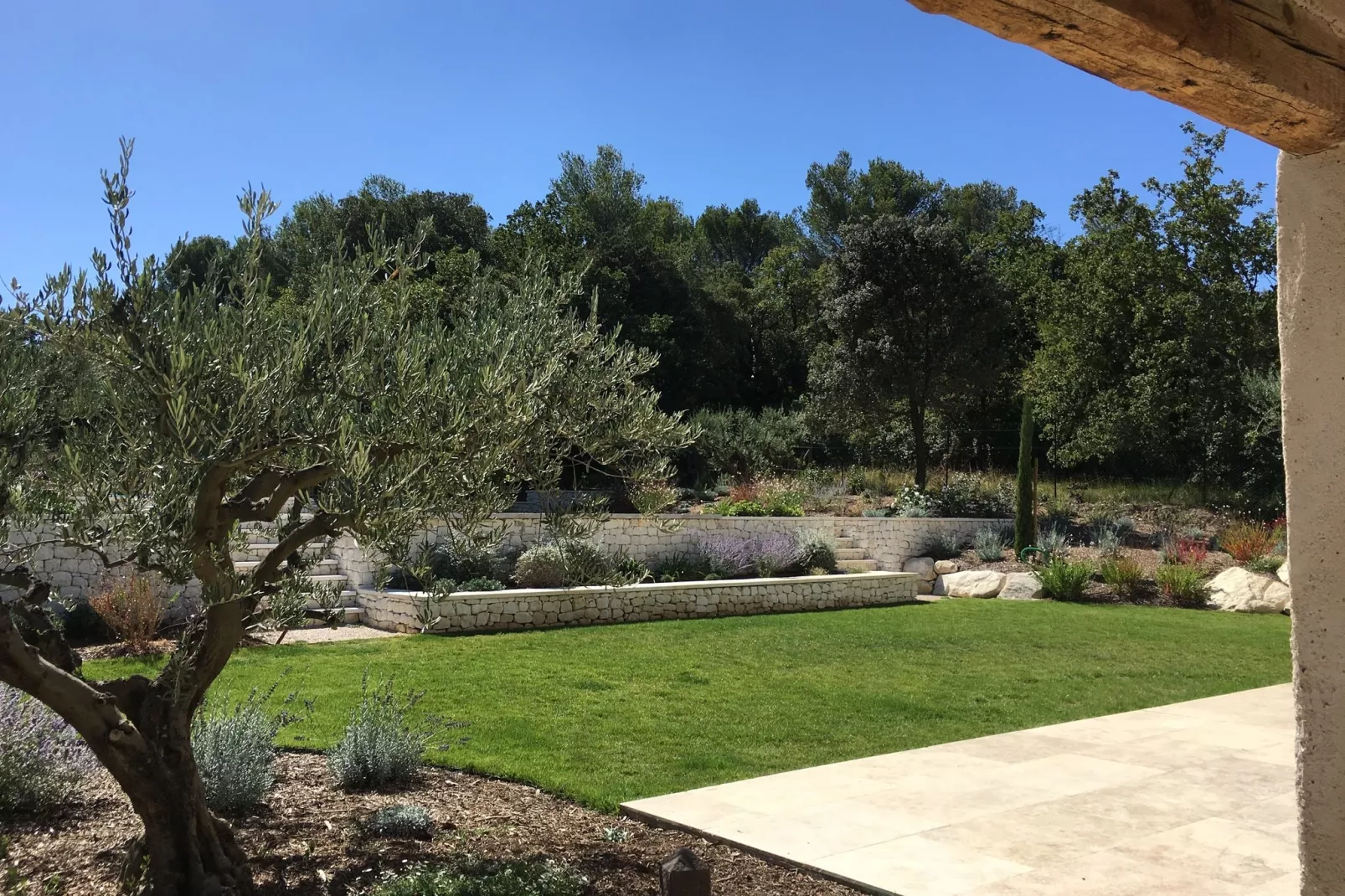 Bastide provencale-Uitzicht zomer