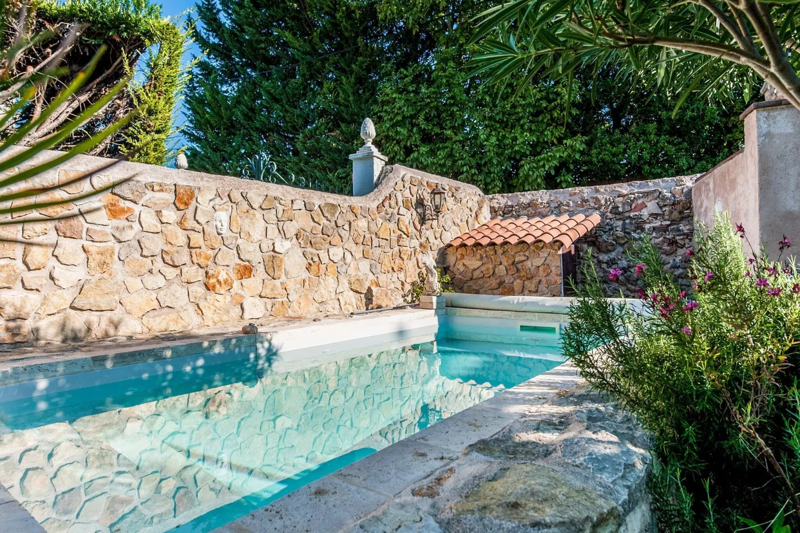 Chapelle de Lorgues-Zwembad