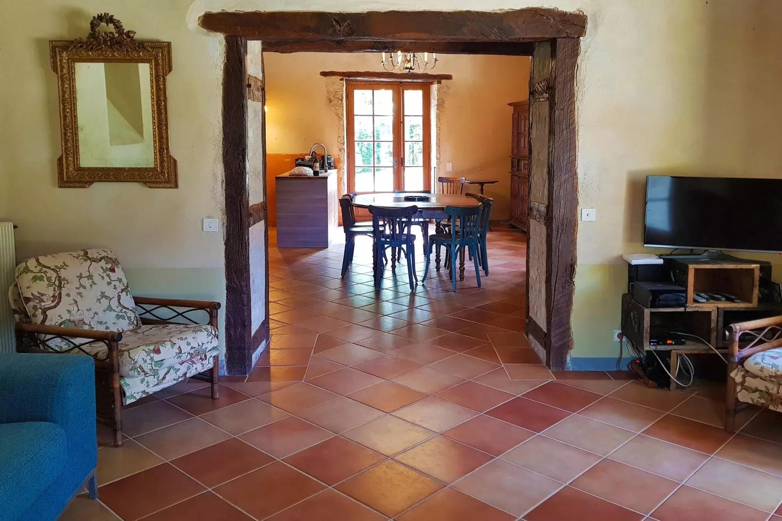 Grande maison de charme-Woonkamer