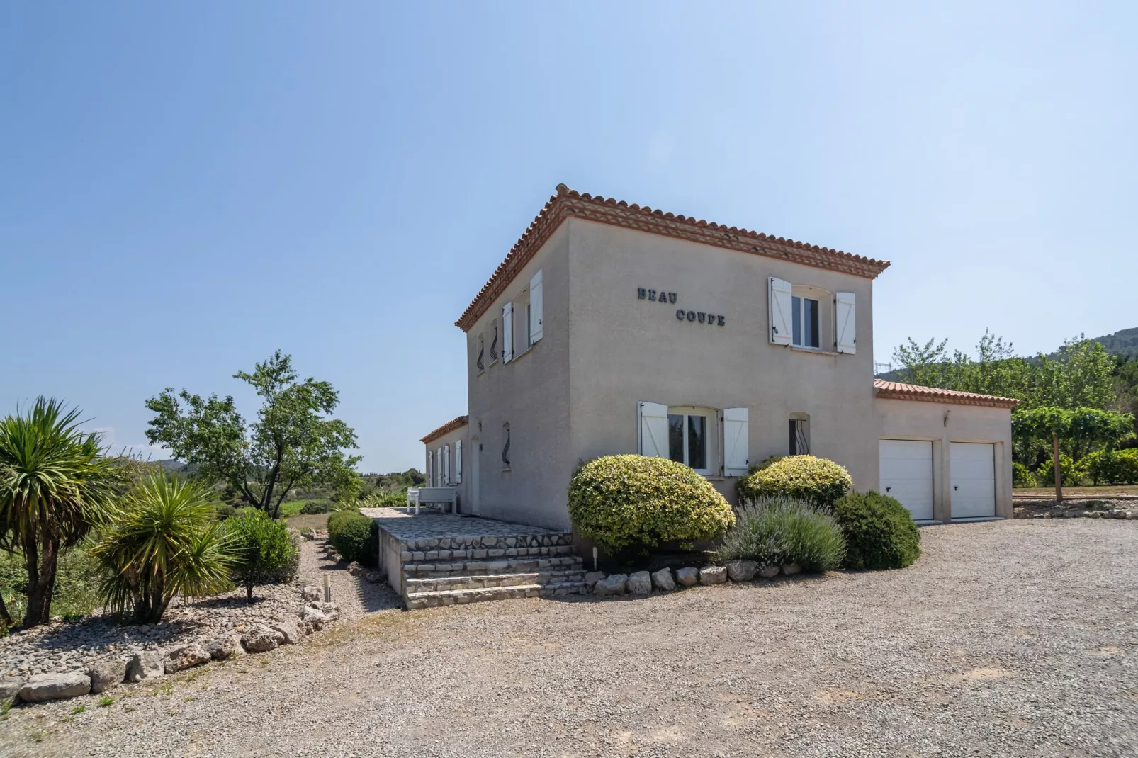 Villa Beau Coupe-Buitenkant zomer