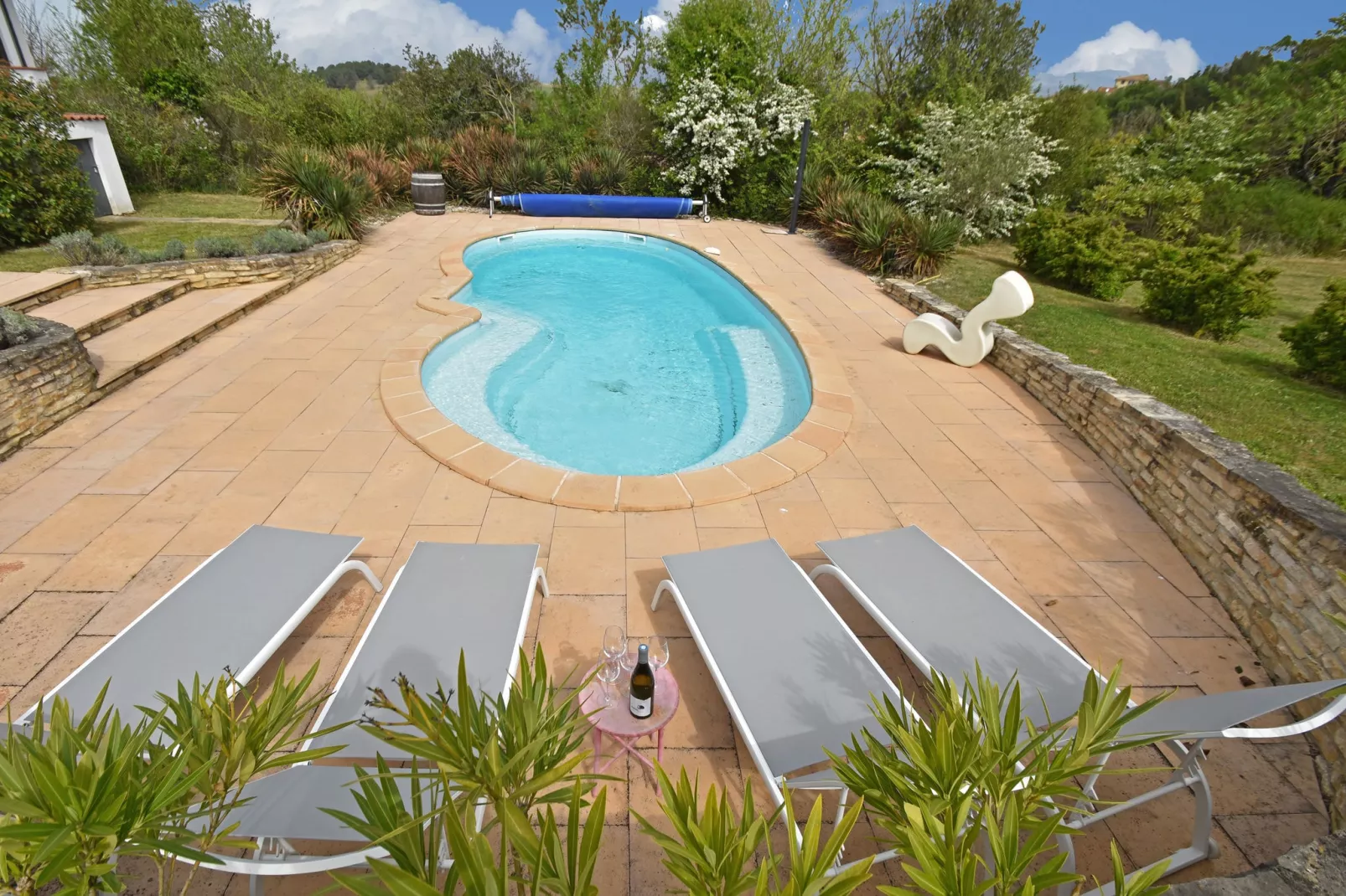 Villa On the Rocks-Zwembad