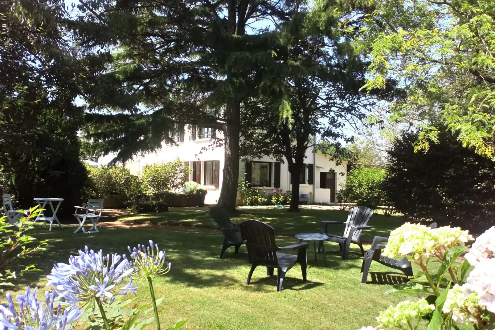 Grande Maison avec Jardin à Tréveneuc-Buitenkant zomer