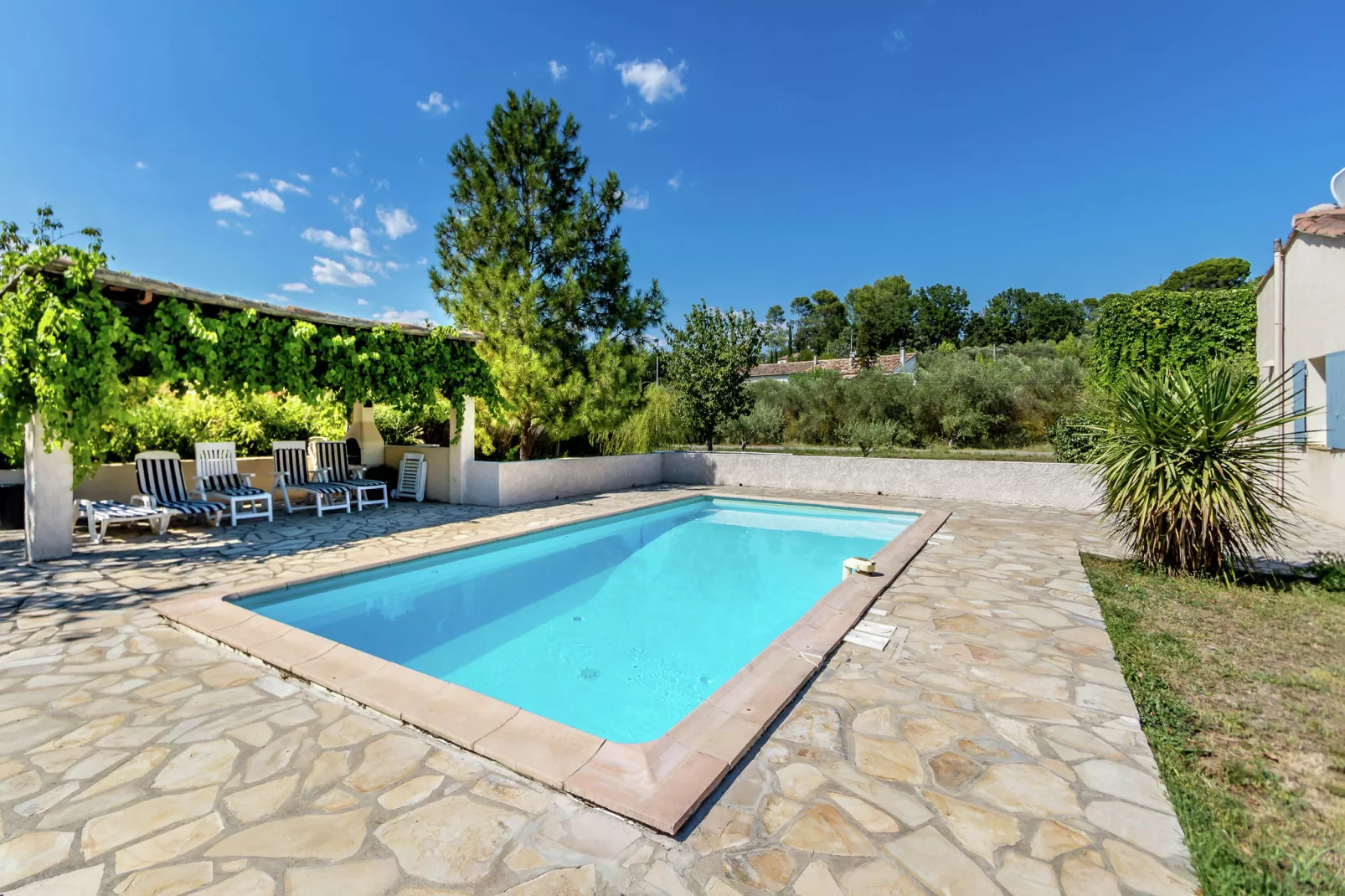 poolofhouse