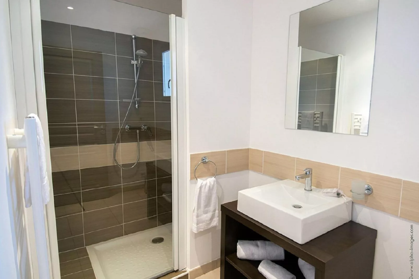 Le Clos Savornin 8-Badkamer