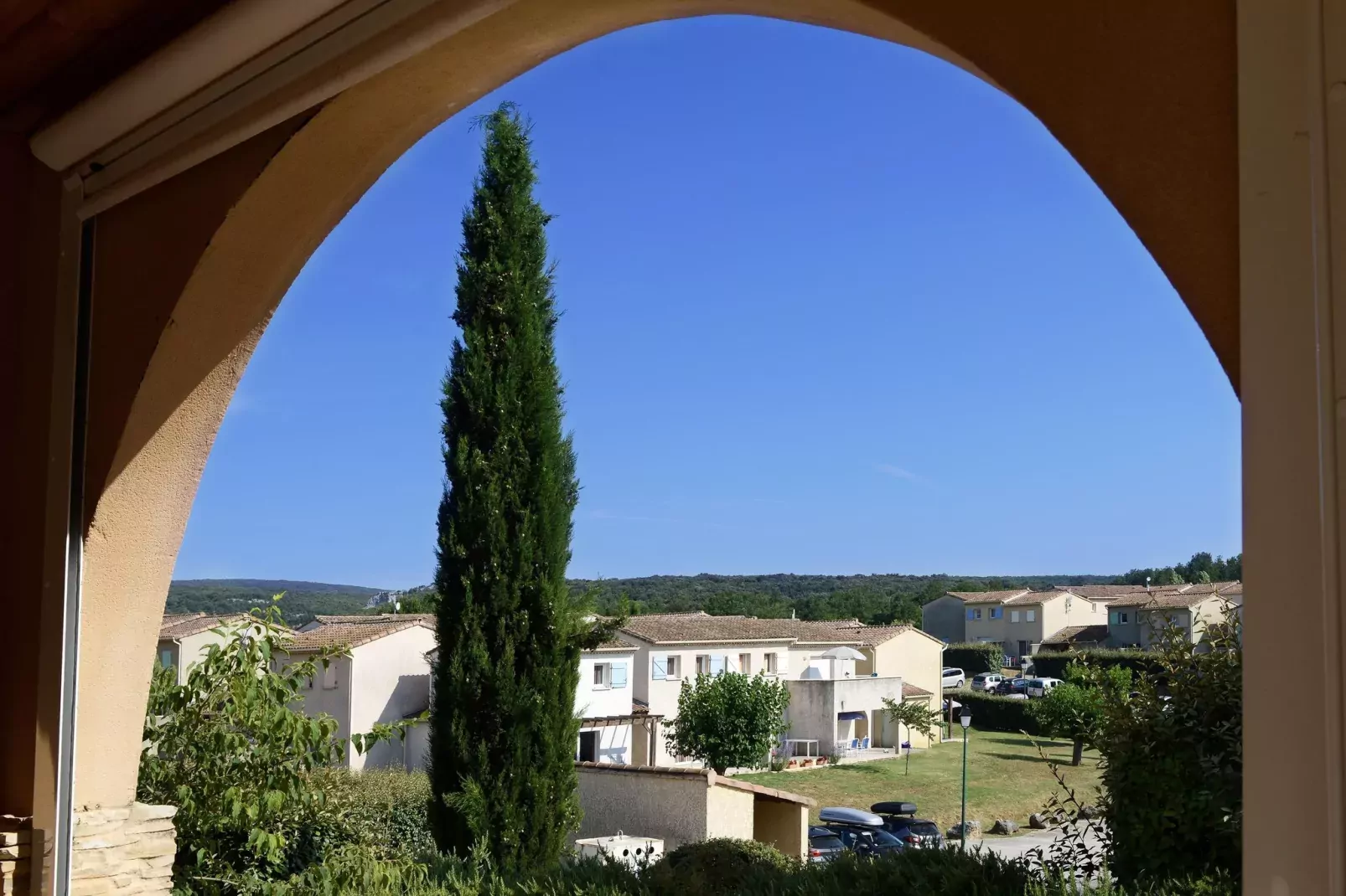 Le Domaine des Hauts de Salavas 4-Uitzicht zomer