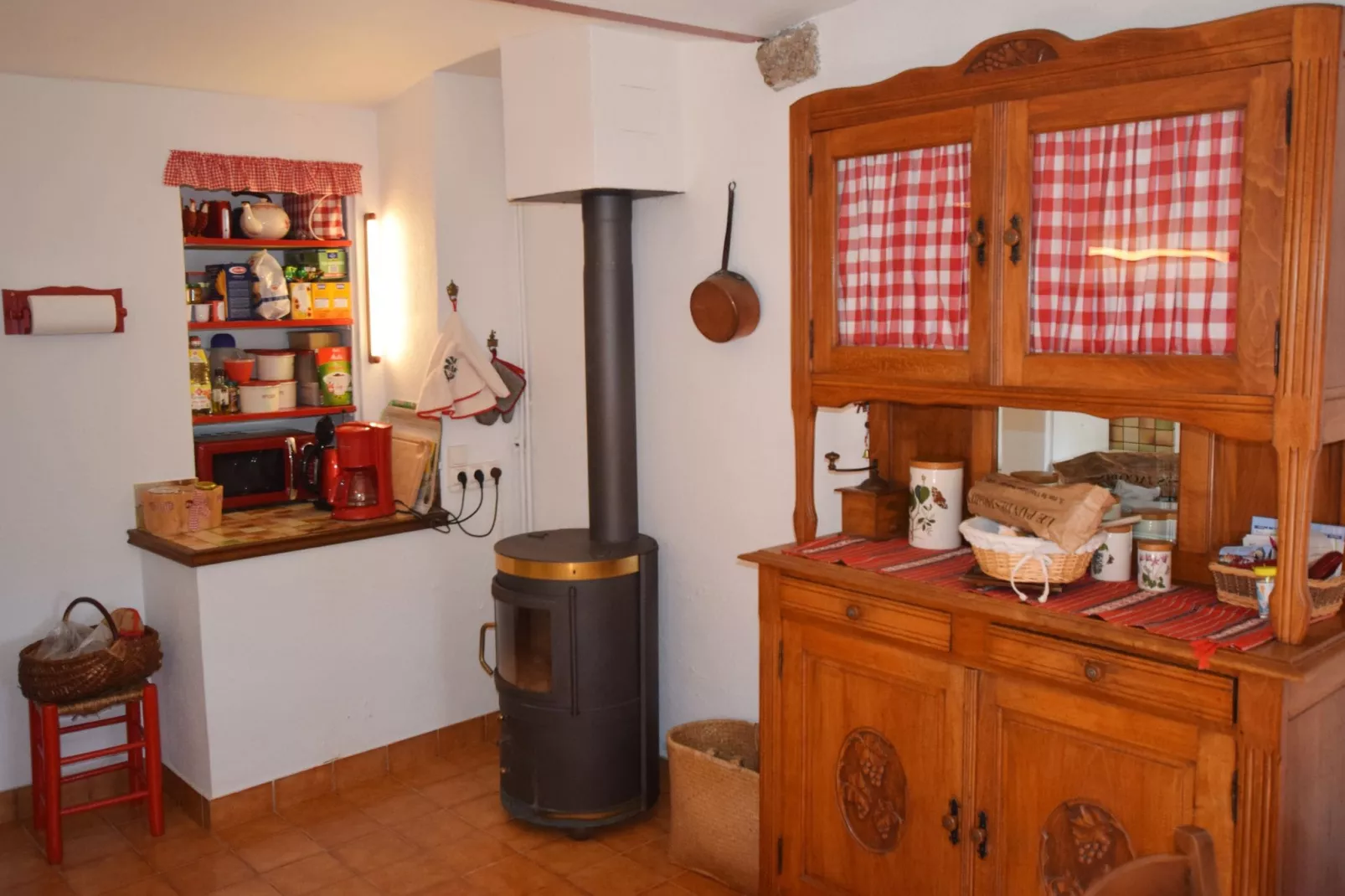 Maison de Vacances  - St Julien de Gua-Keuken