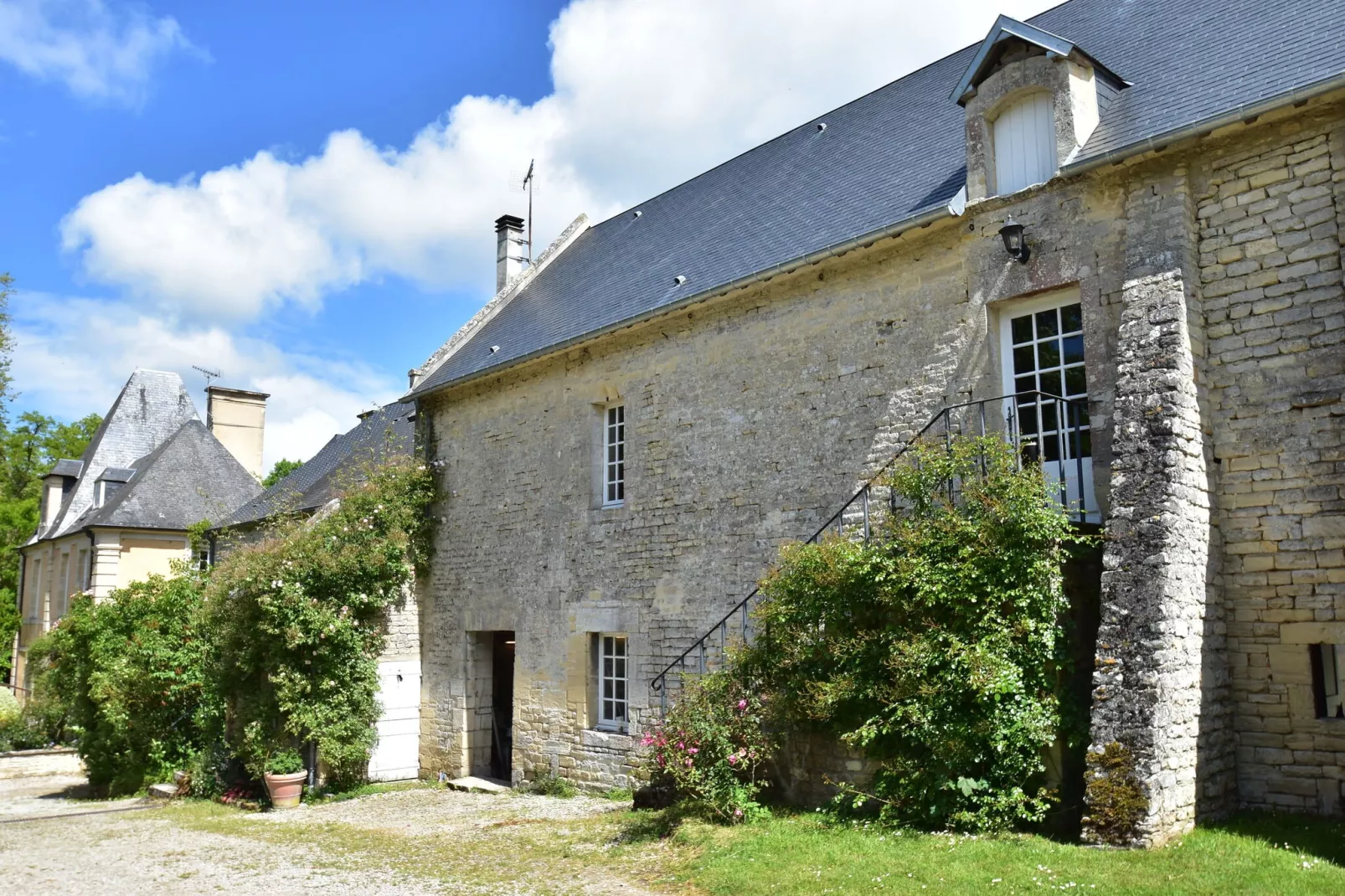 La Grange du Château 2 pers-Buitenkant zomer