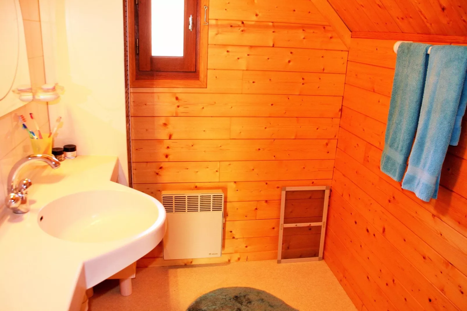 Chalet -   BEAULIEU  Nr 6-Badkamer
