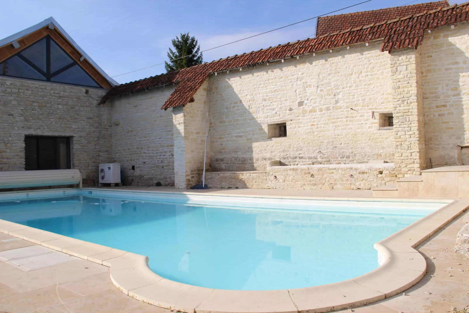 Le Commandant-Buitenkant zomer