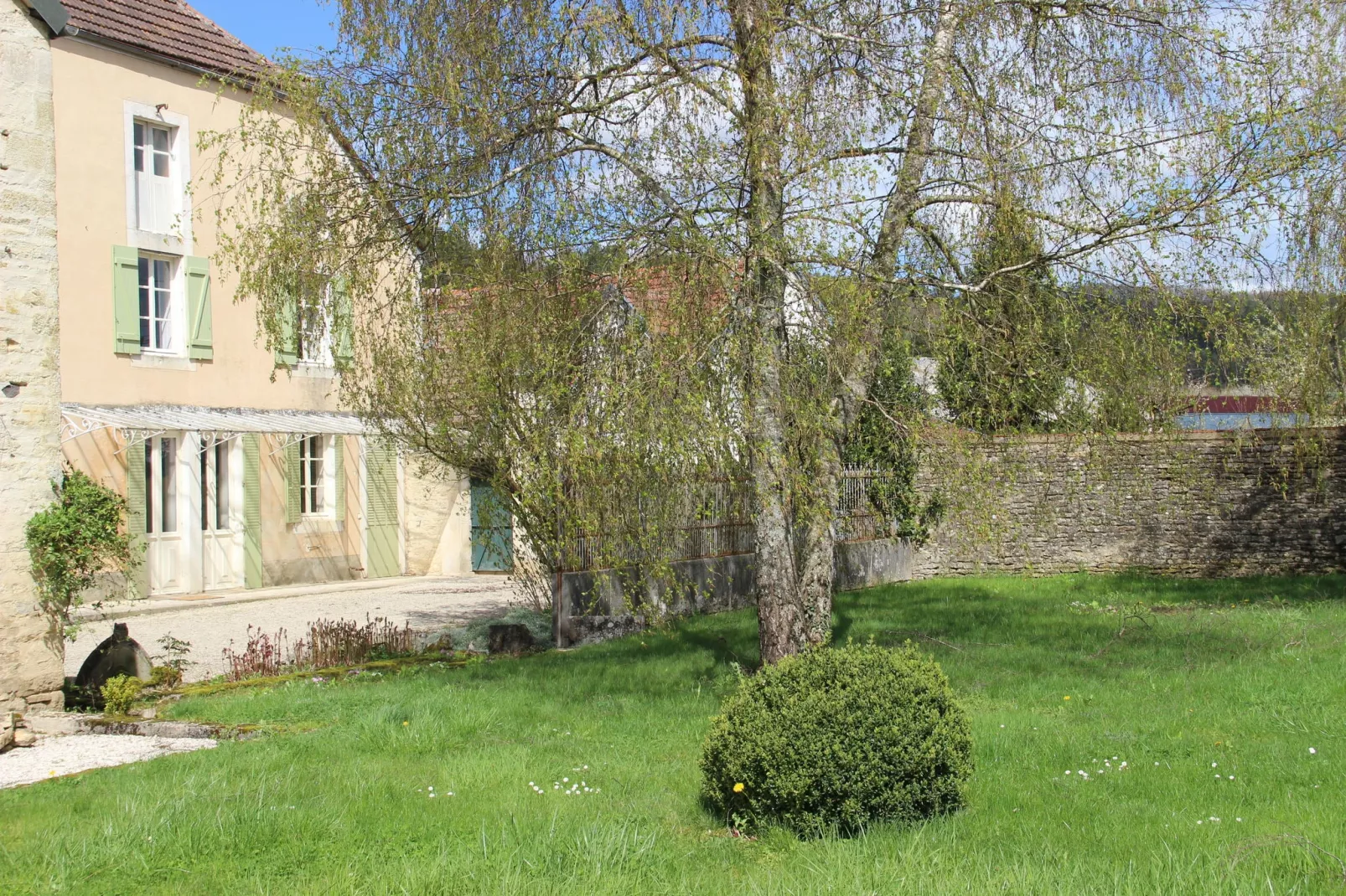 Maison de Vacances Bouix-Tuinen zomer