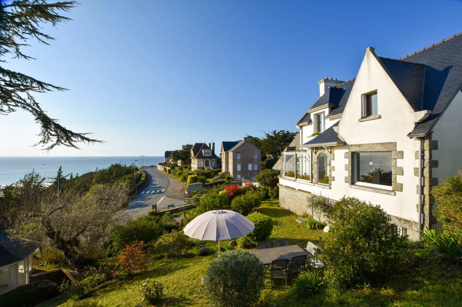 Maison avec vue sur mer-Buitenkant zomer