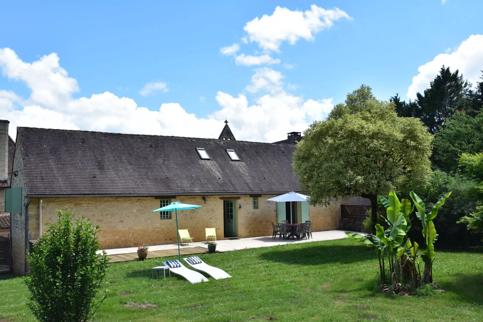 St Vincent Le Paluel La Grange-Buitenkant zomer