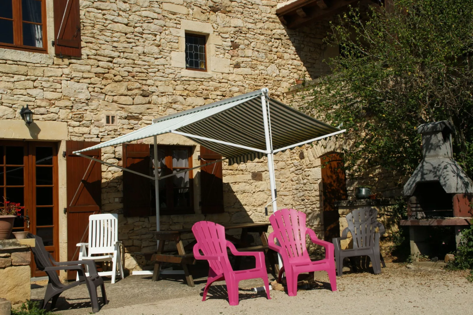 Prachtig landhuis met authentieke sfeer in Prats-du-Périgord - Terrasbalkon