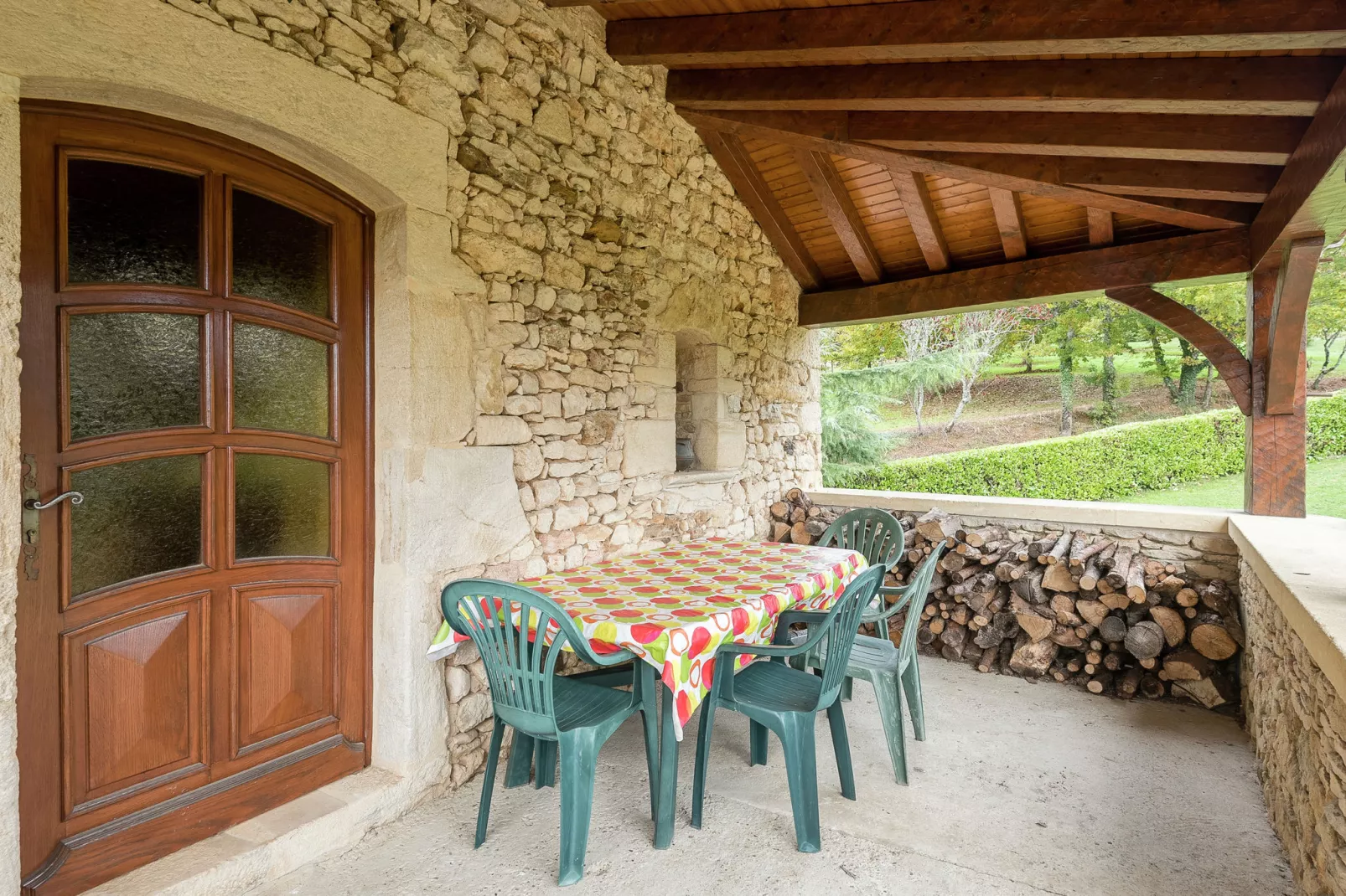 Prachtig landhuis met authentieke sfeer in Prats-du-Périgord - Terrasbalkon