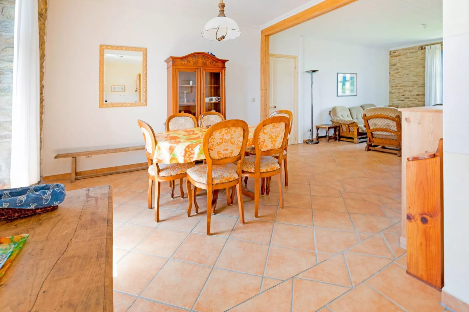 "Ancienne Gendarmerie" appartment C-Eetkamer