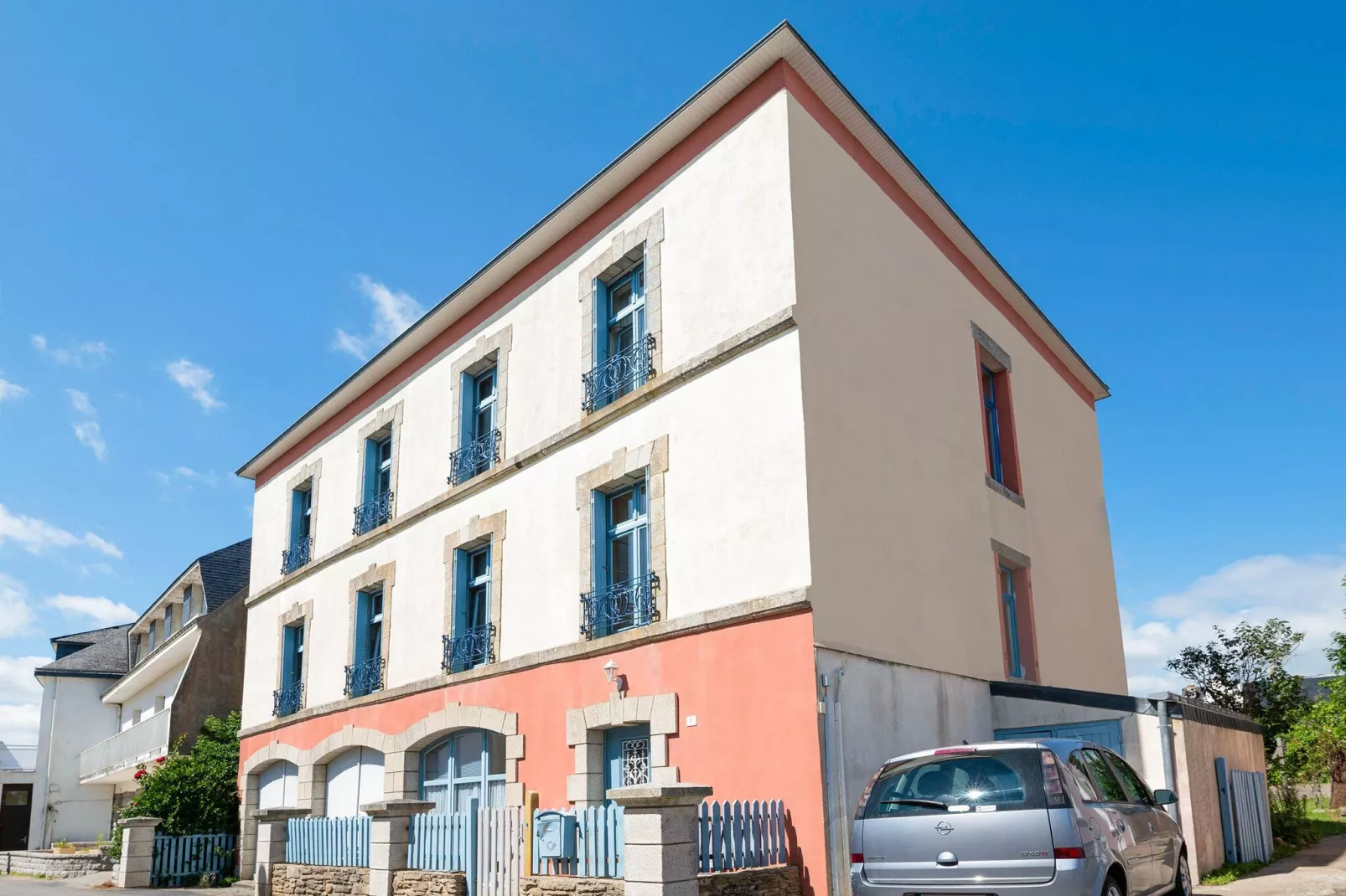 "Ancienne Gendarmerie" appartment C-Buitenkant zomer