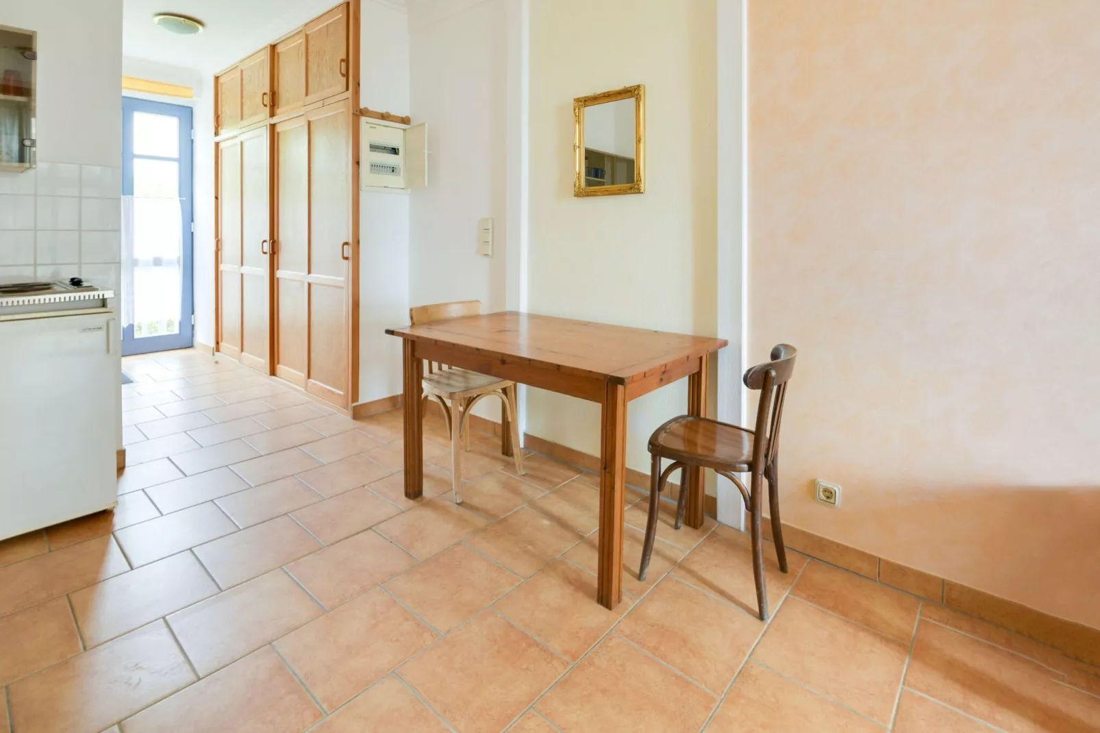 "Ancienne Gendarmerie" studio A-Eetkamer