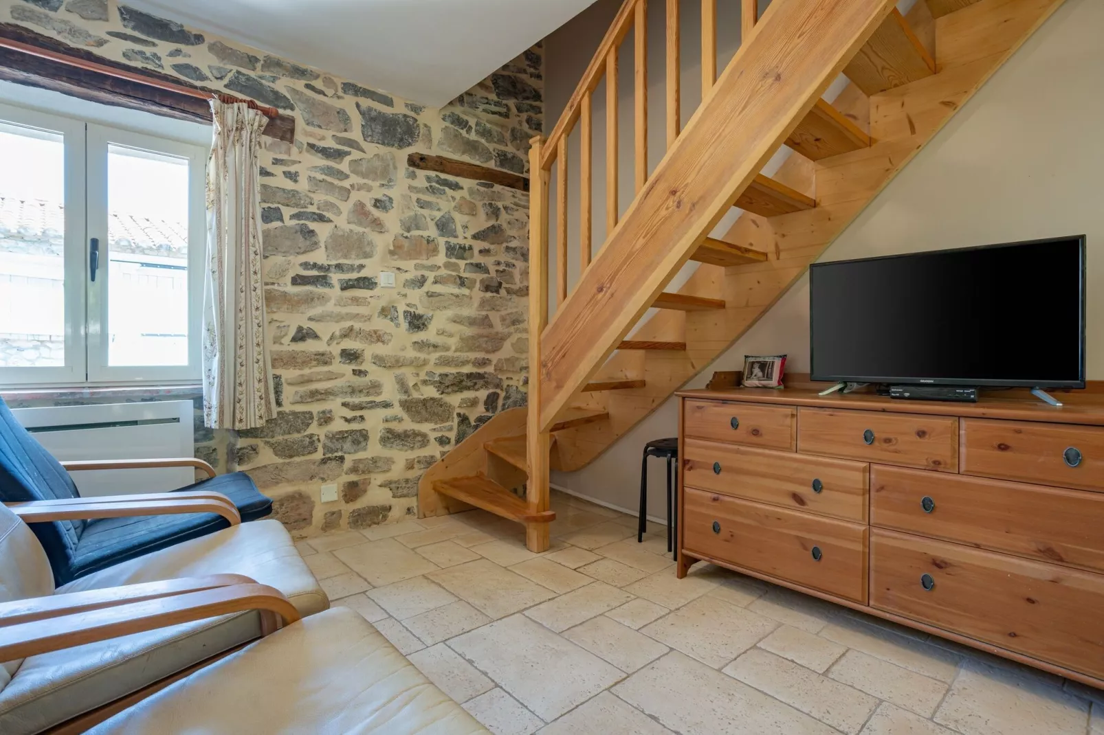 Charmant vakantiehuis met zwembad in Courry
