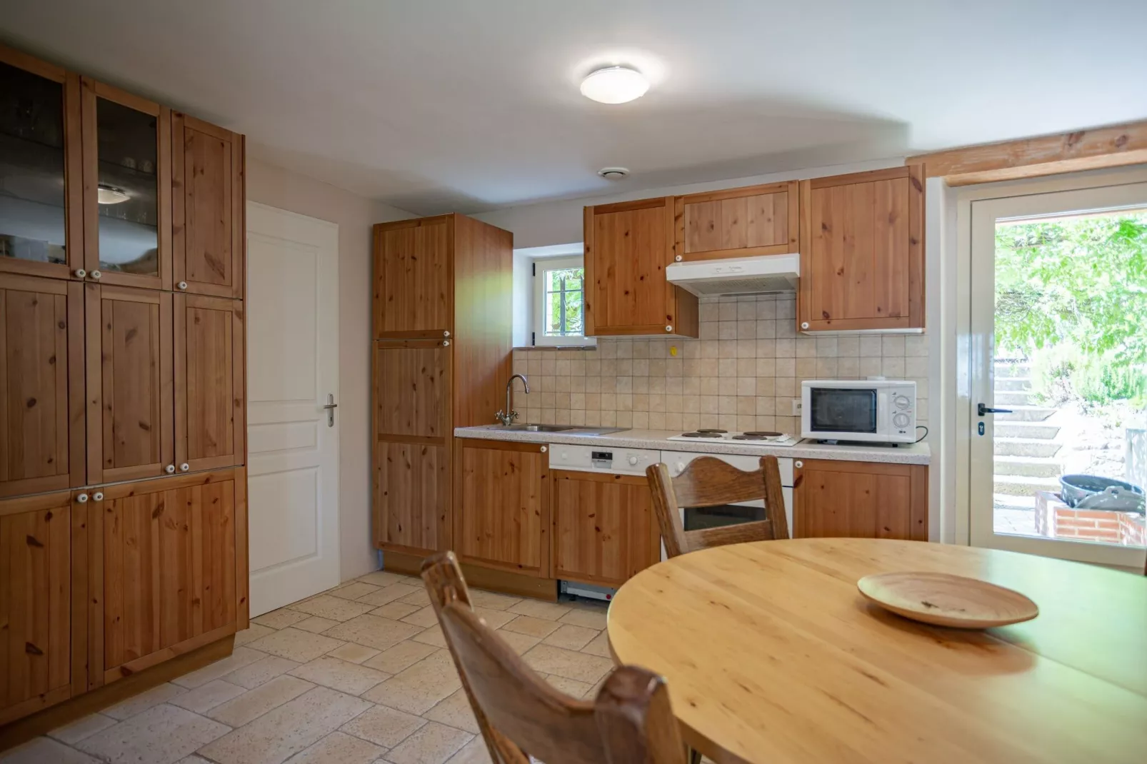 Courry Hideaway met privézwembad-Keuken