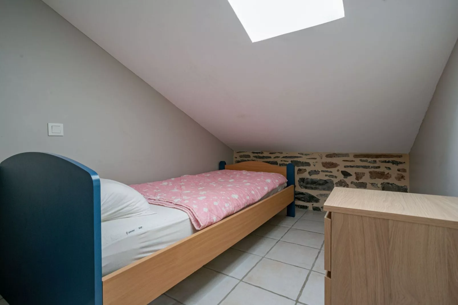 Courry Hideaway met privézwembad-Slaapkamer