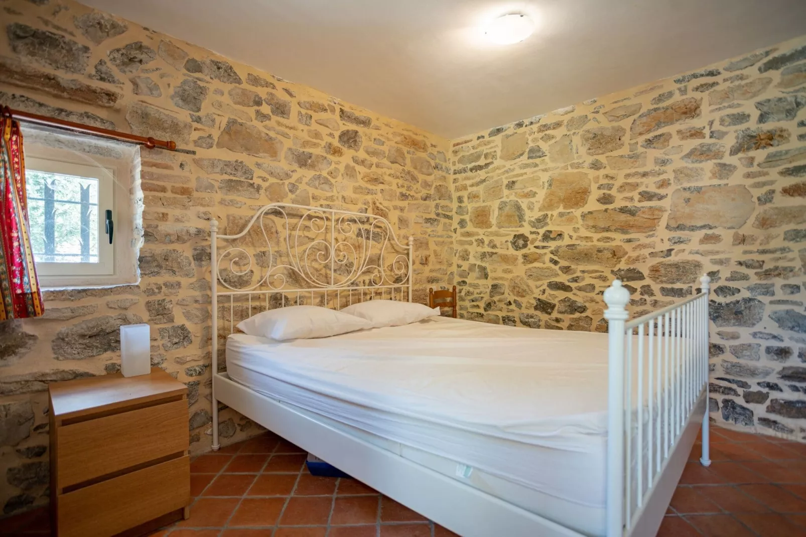 Charmant vakantiehuis met zwembad in Courry