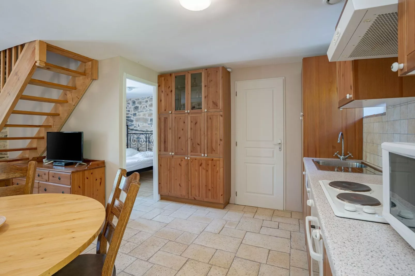 Courry Hideaway met privézwembad-Keuken