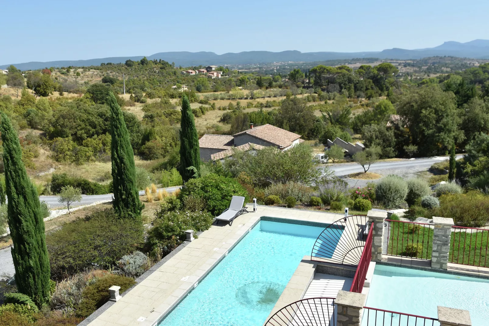 Villa des 4 vents A  for 10 adults and 2 children - Uitzicht zomer