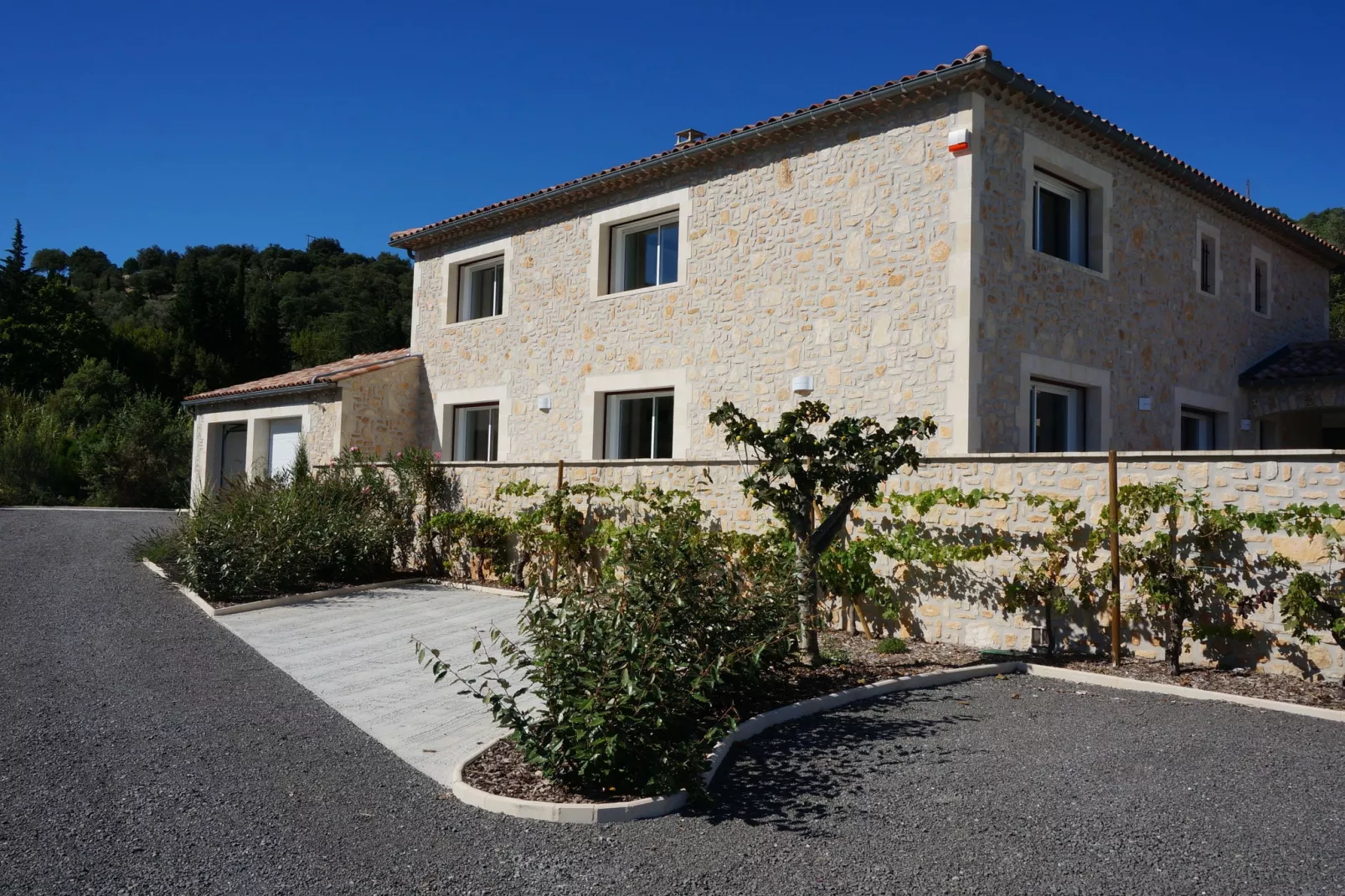 Villa des 4 vents B - Buitenkant zomer