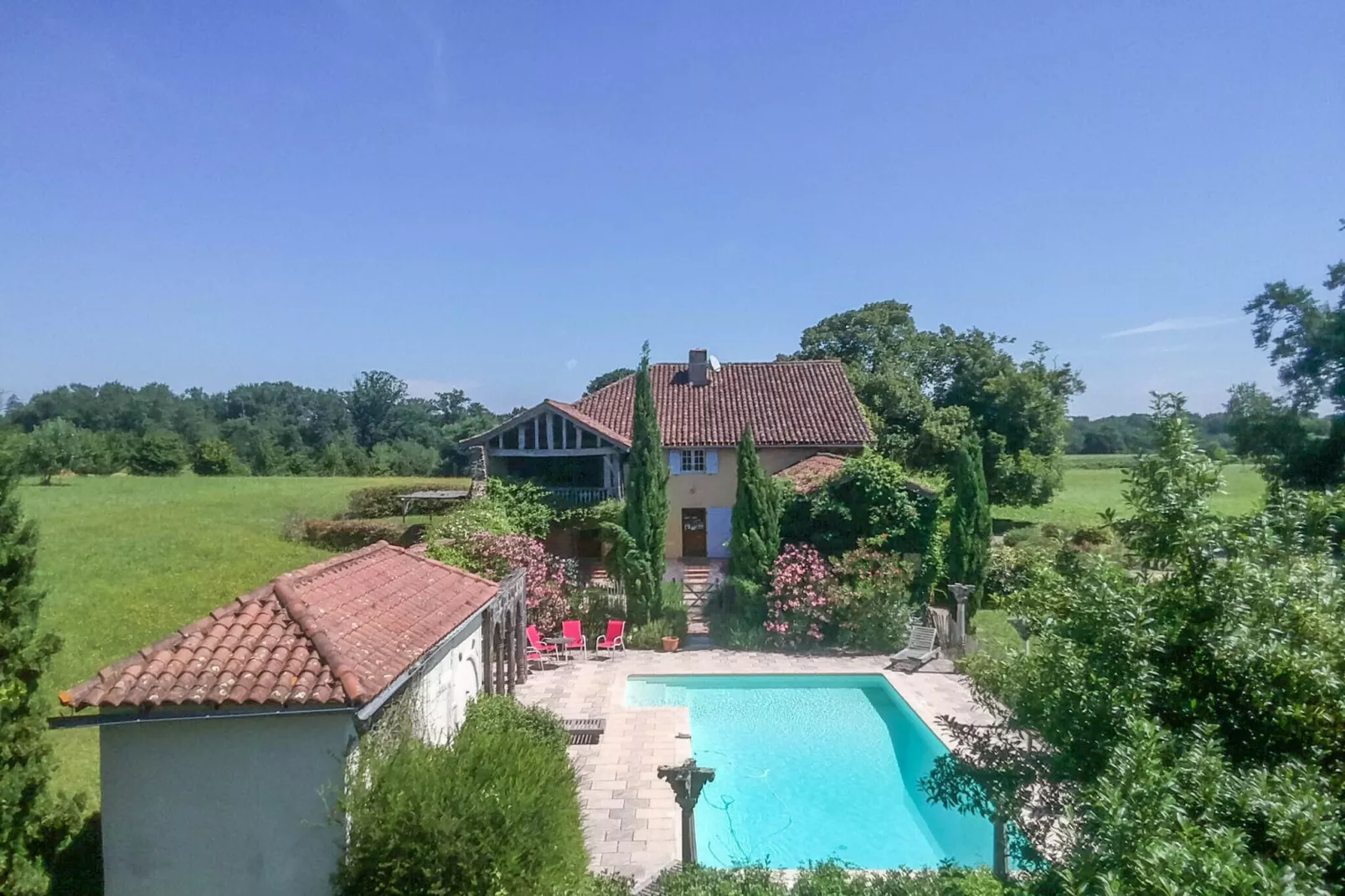 Villa Le Houga-Buitenkant zomer