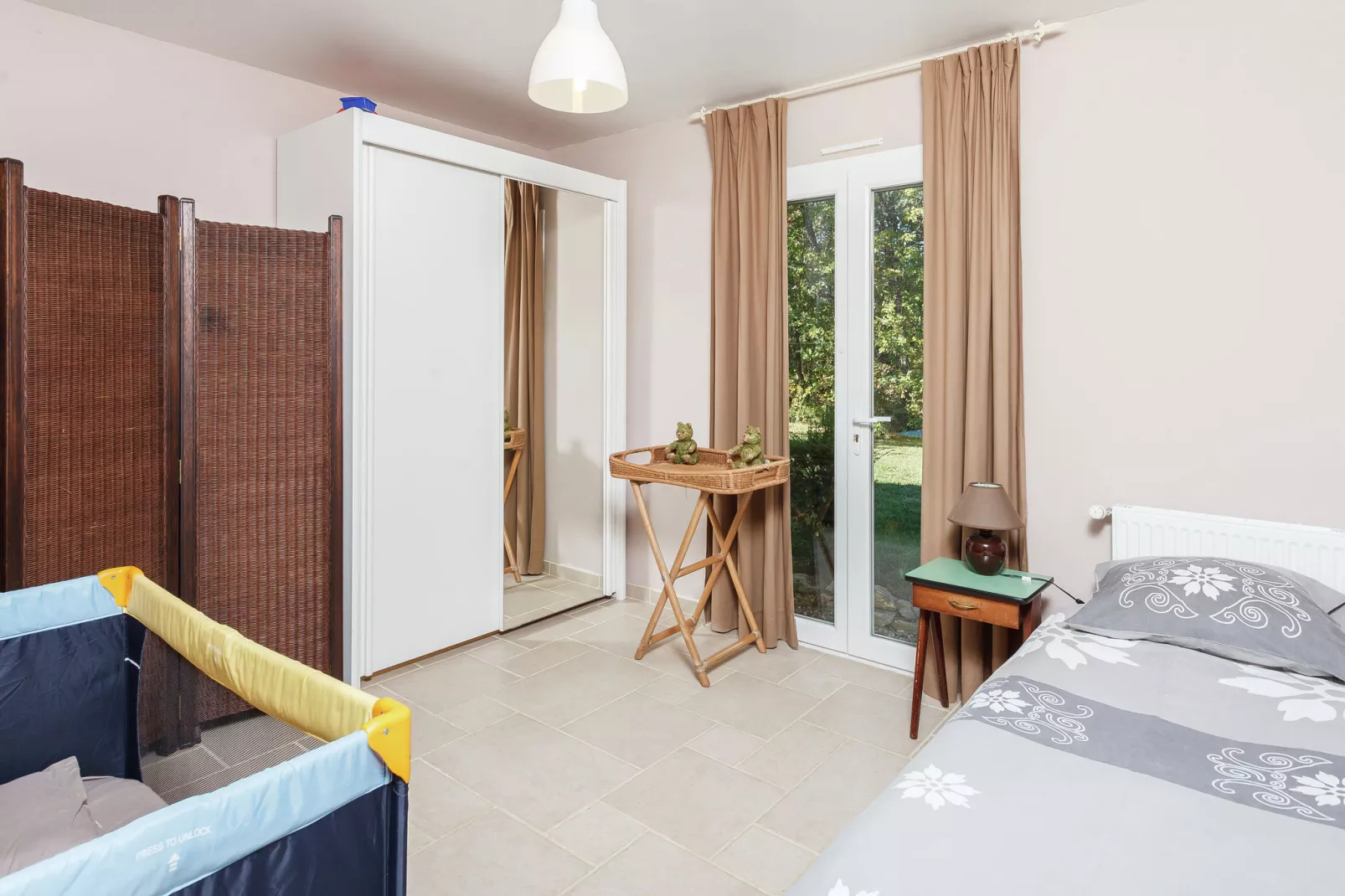 Le Repos près de Dordogne et Cahors-Slaapkamer