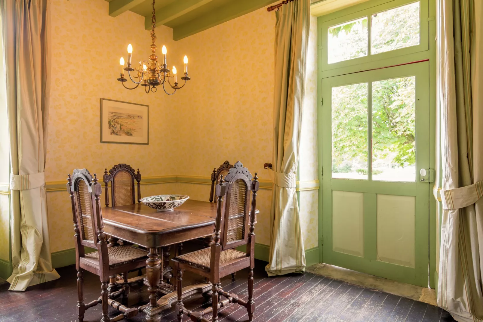 Maison de vacances Montcléra Cournes 8 pers-Eetkamer
