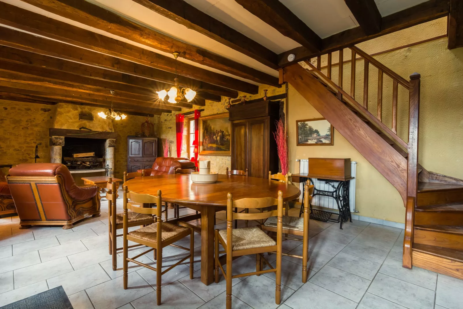 Maison de vacances Blanquefort Sur Briolance 12 pers-Eetkamer
