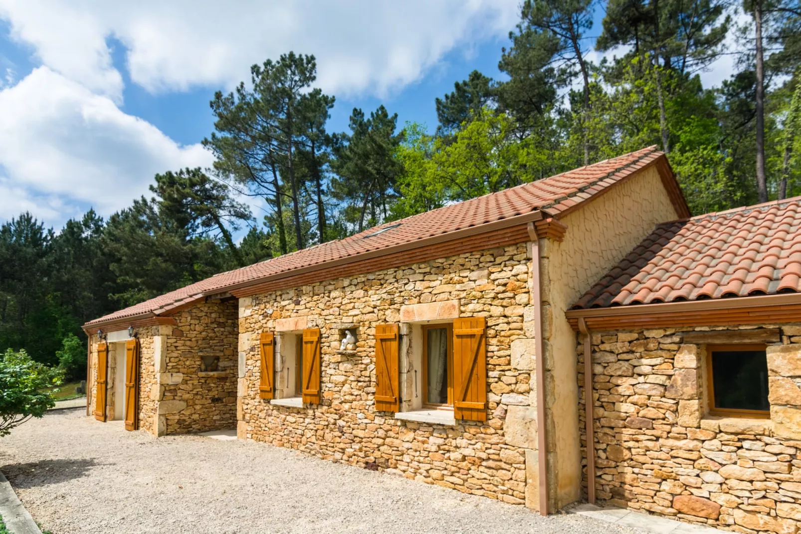 Maison de vacances Blanquefort sur Briolance 10 pers-Buitenkant zomer