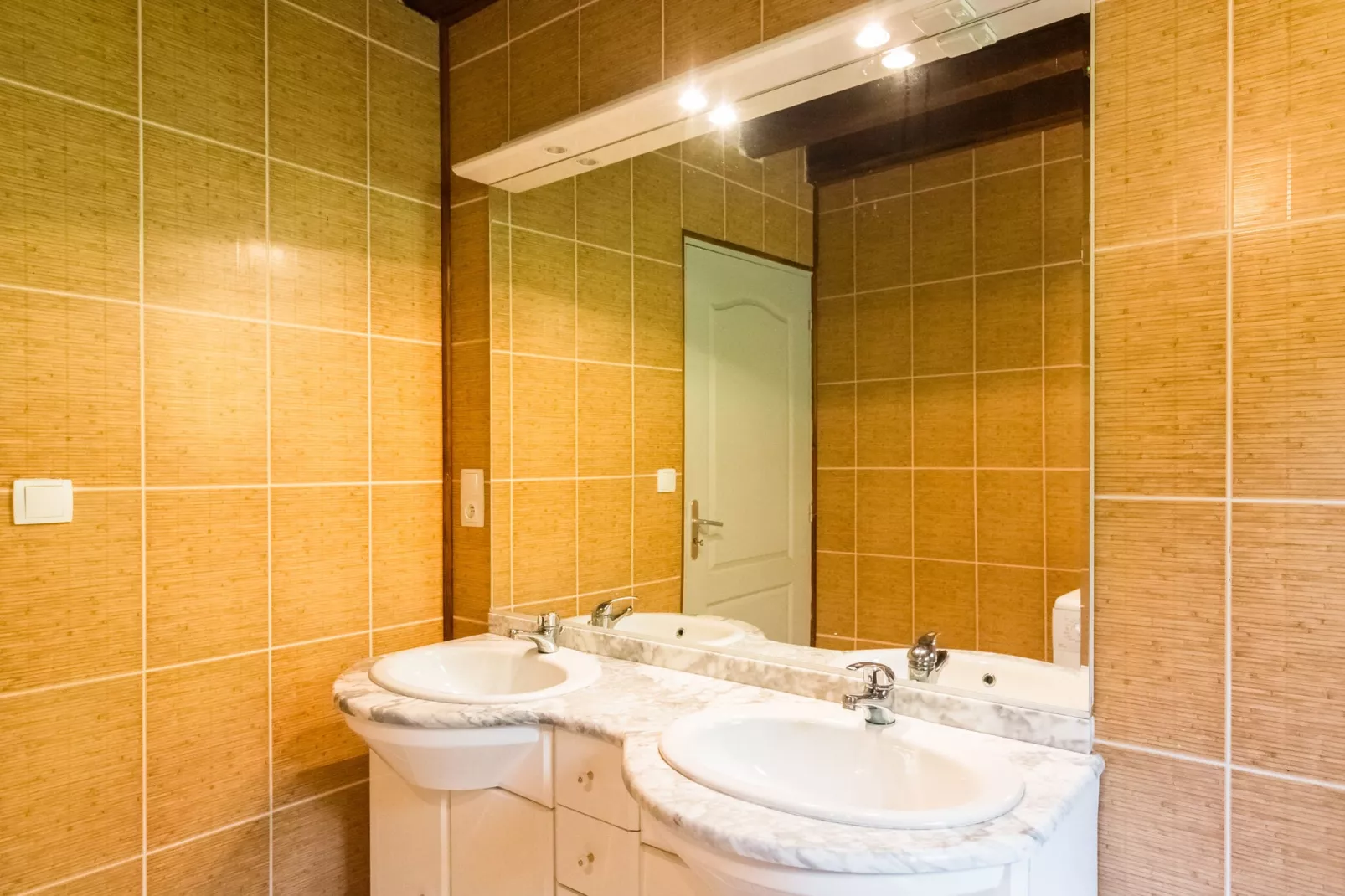 Maison de vacances Blanquefort sur Briolance 10 pers-Badkamer