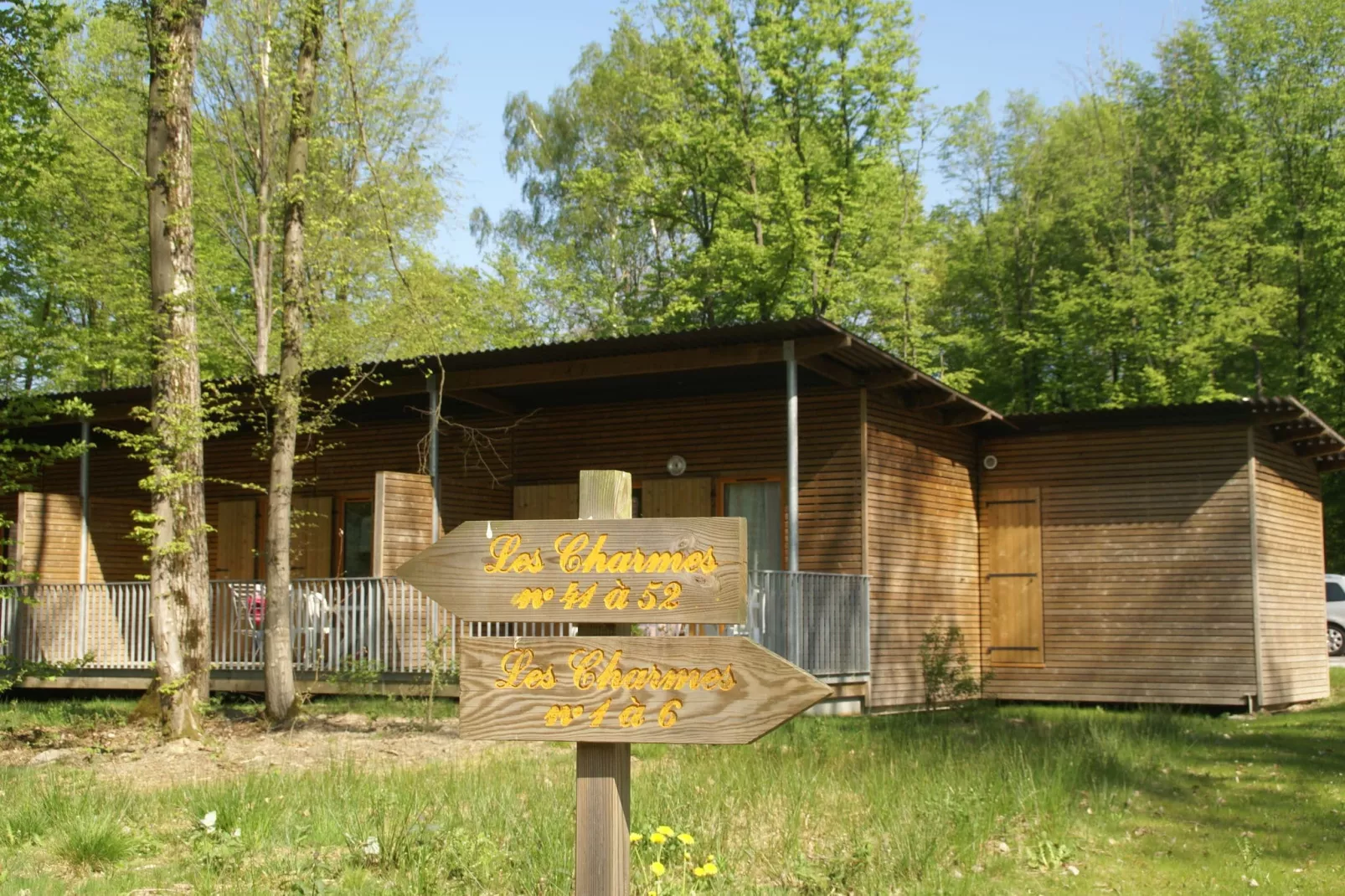 Les Hauts de Valjoly 3-Buitenkant zomer