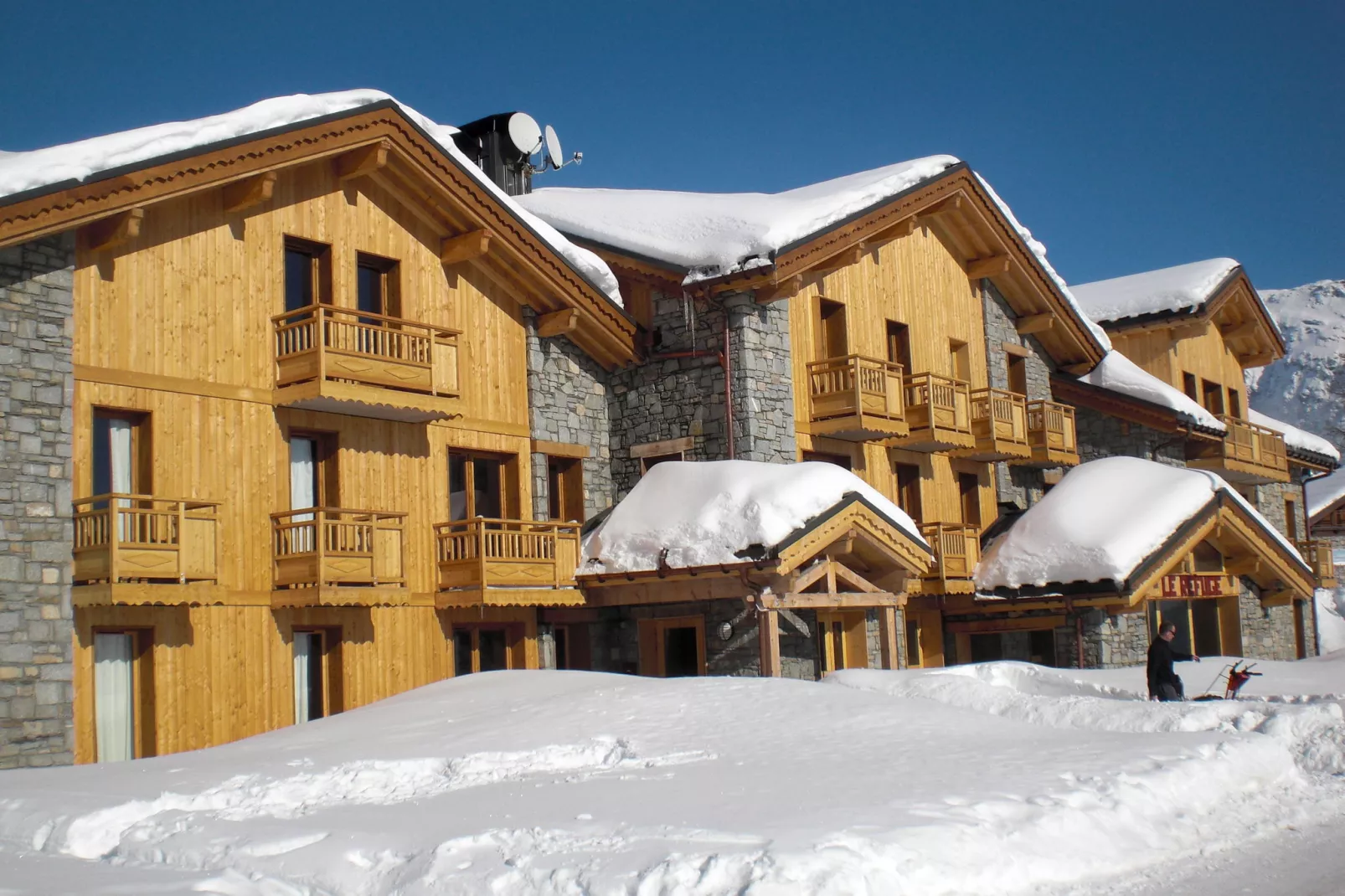 Chalet Le Refuge 1-Buitenkant zomer