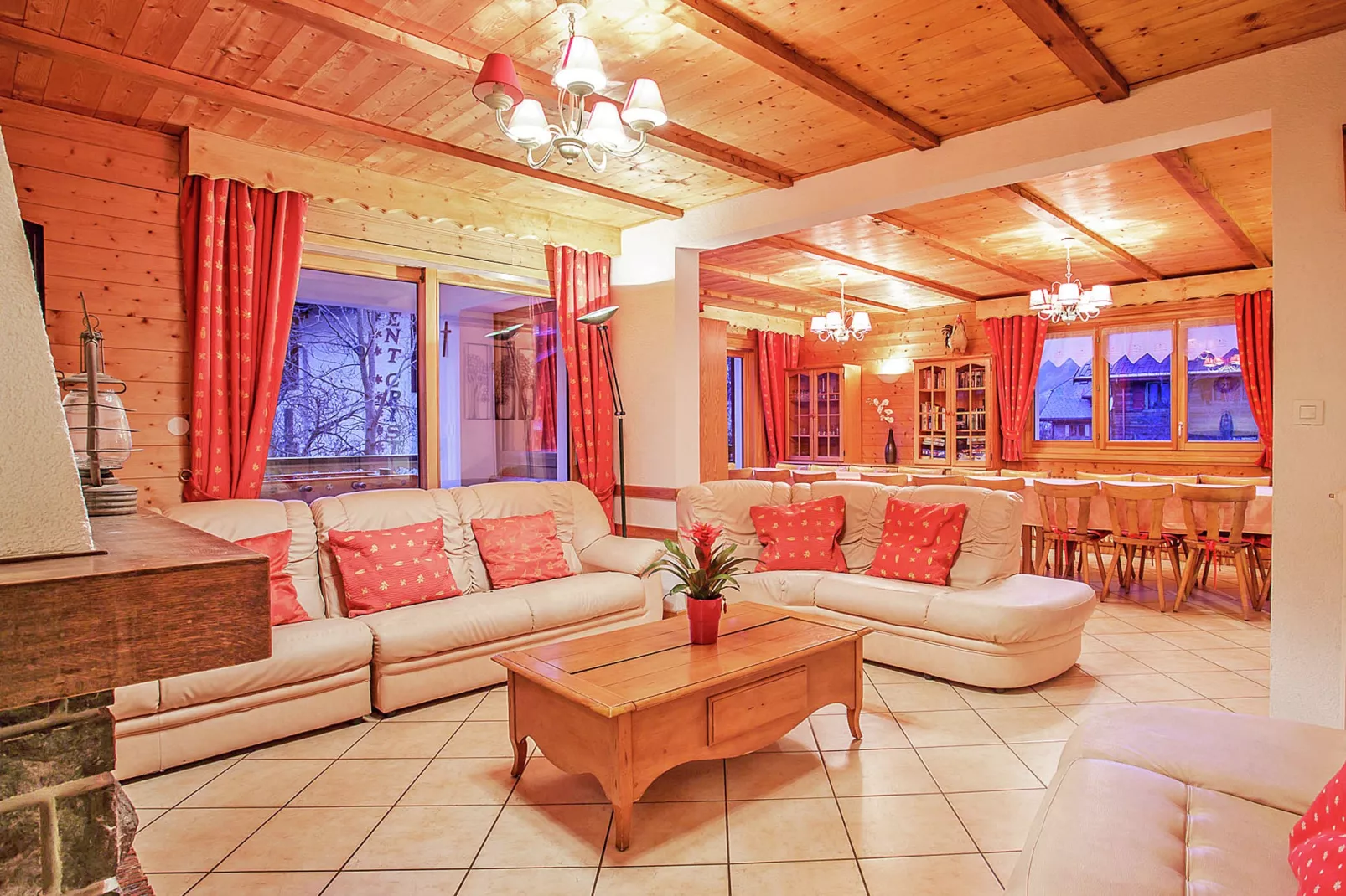Chalet de la Chapelle-Woonkamer